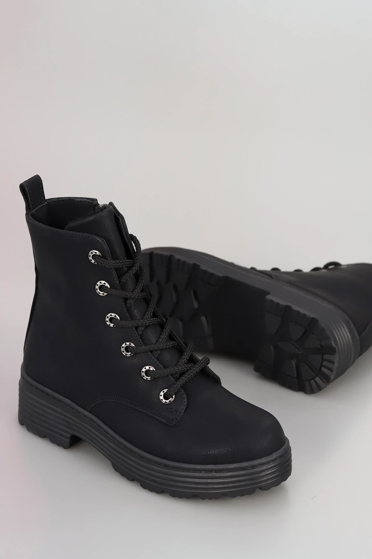 BLN S220 Bağcıklı Fermuarlı Bot