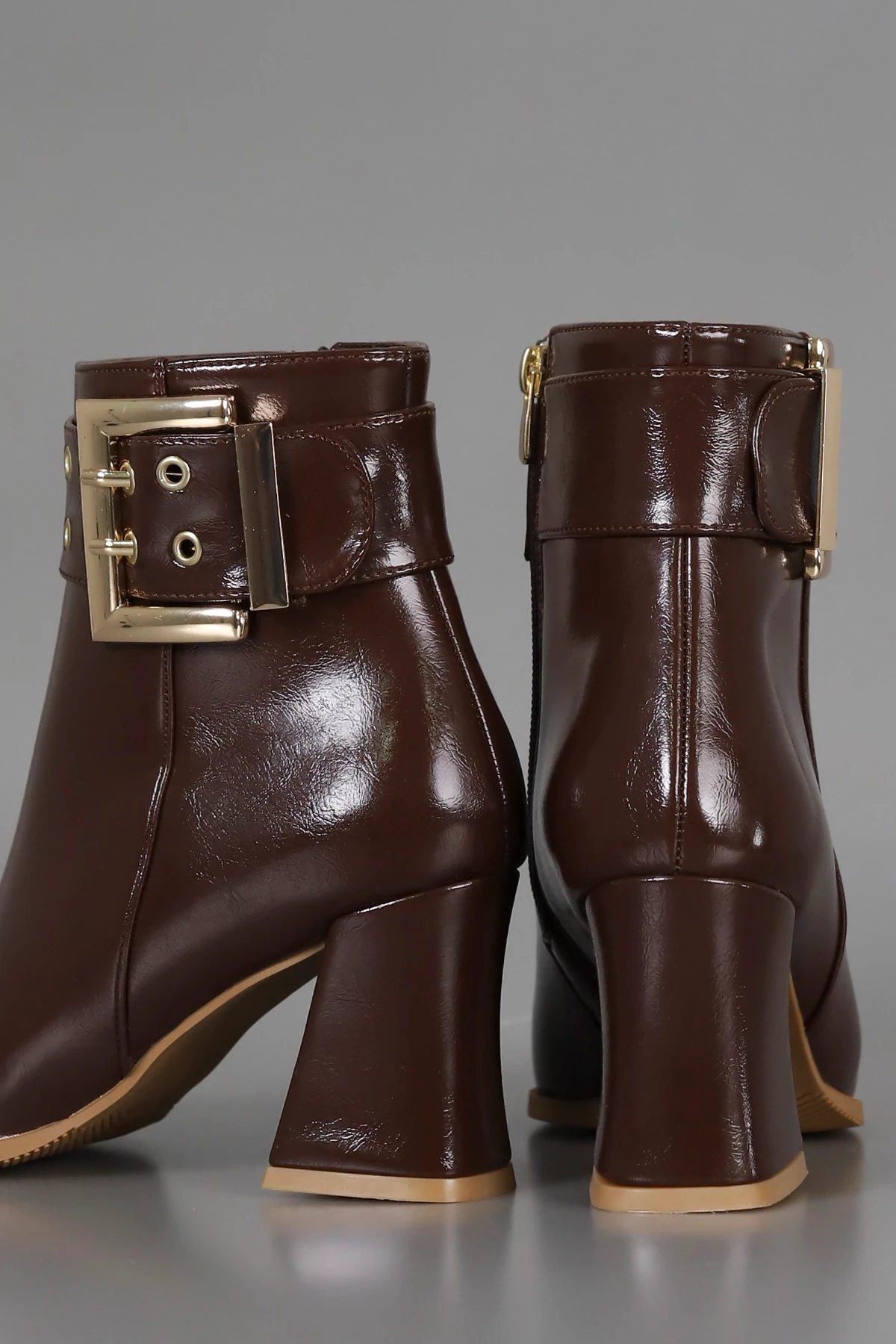 EGD 210 Yandan Kemer Toka Detaylı Yüksek Topuklu Bot