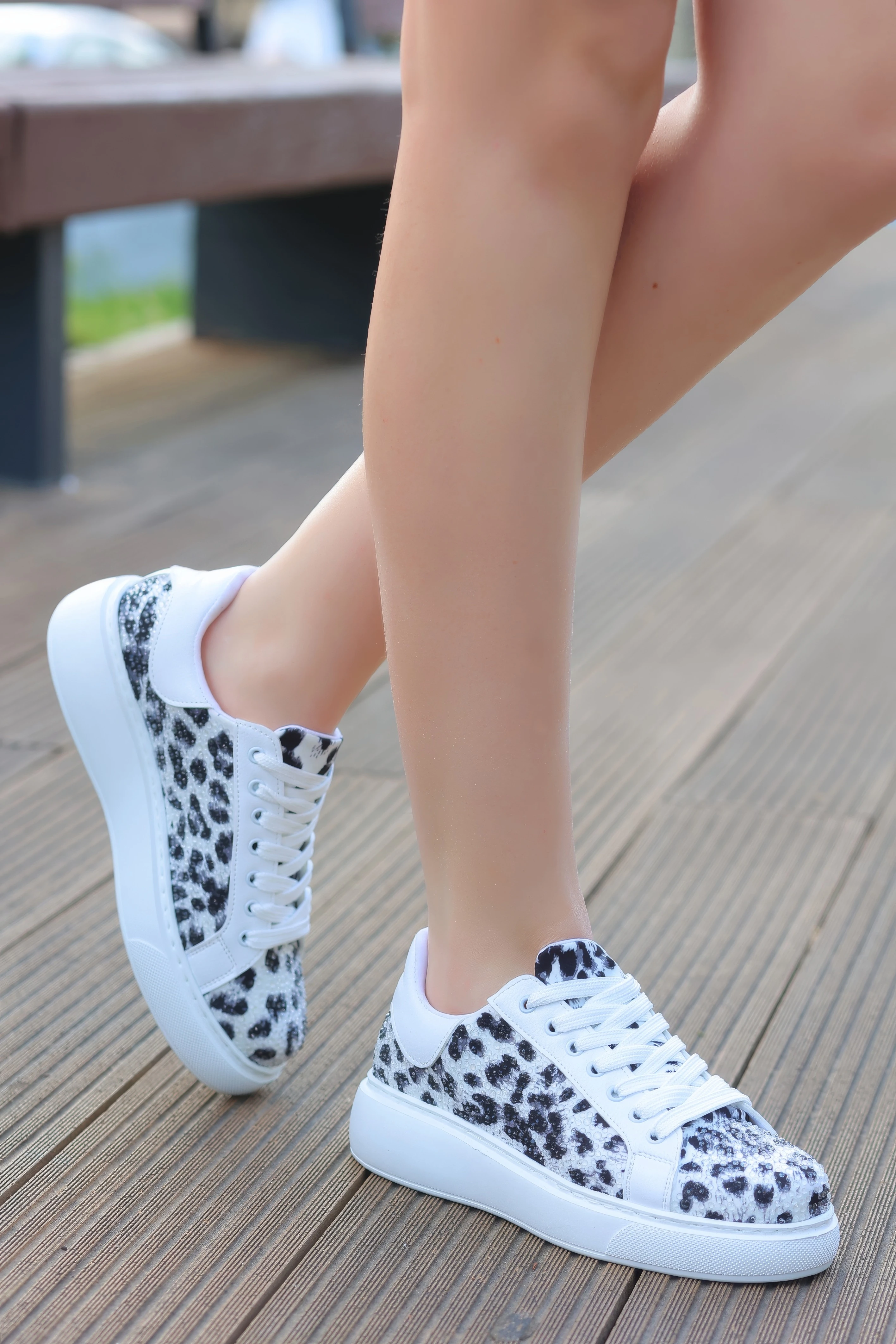 BLN 213 Taş Detaylı Bağcıklı Spor Ayakkabı