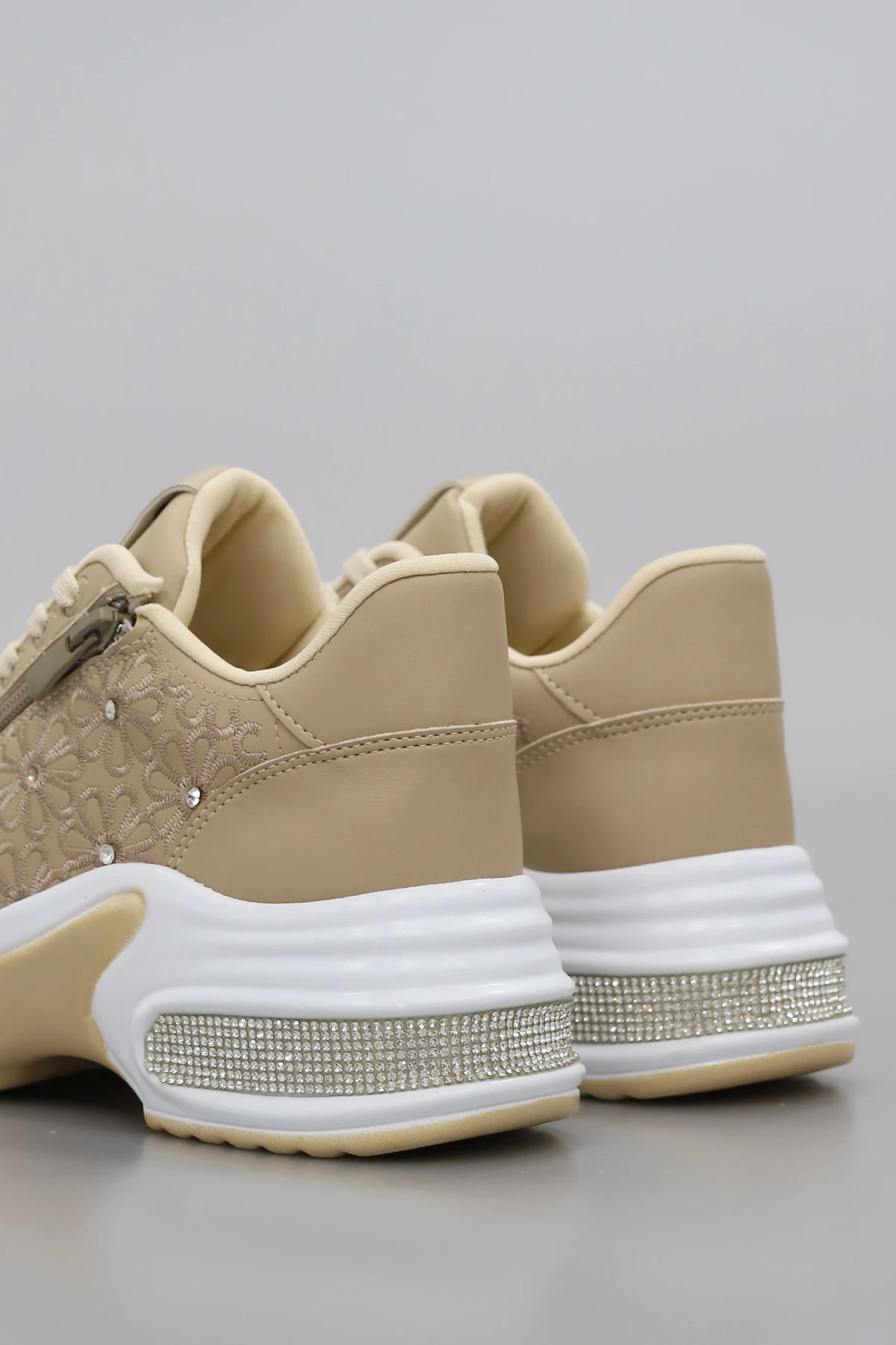 MDLN 492 Çiçek Motifli Taş Detaylı Yan Fermuarlı Spor Ayakkabı
