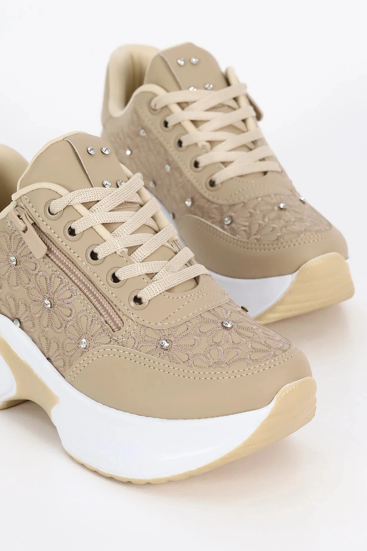 MDLN 492 Çiçek Motifli Taş Detaylı Yan Fermuarlı Spor Ayakkabı