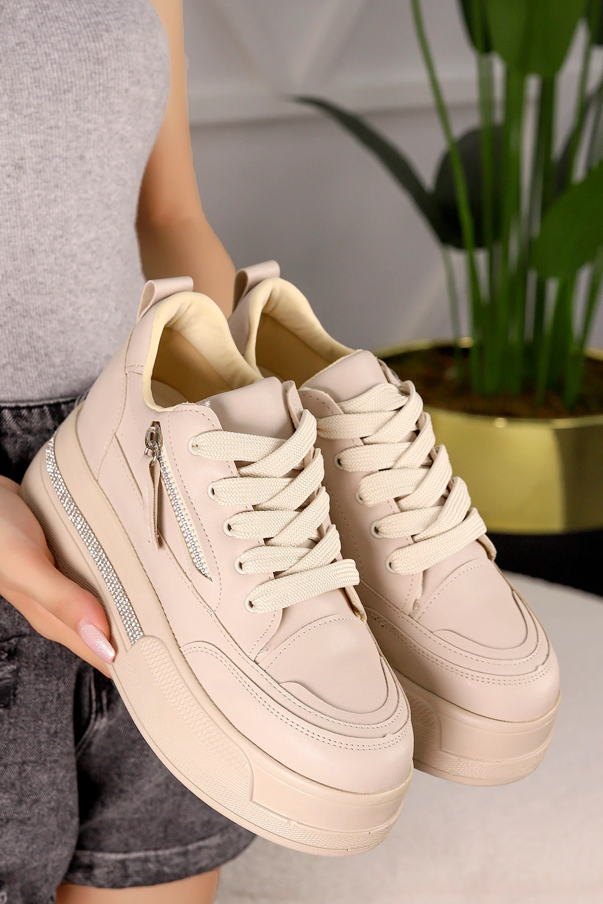 FRM 051 Fermuarlı Taş Detay Gündelik Ayakkabı