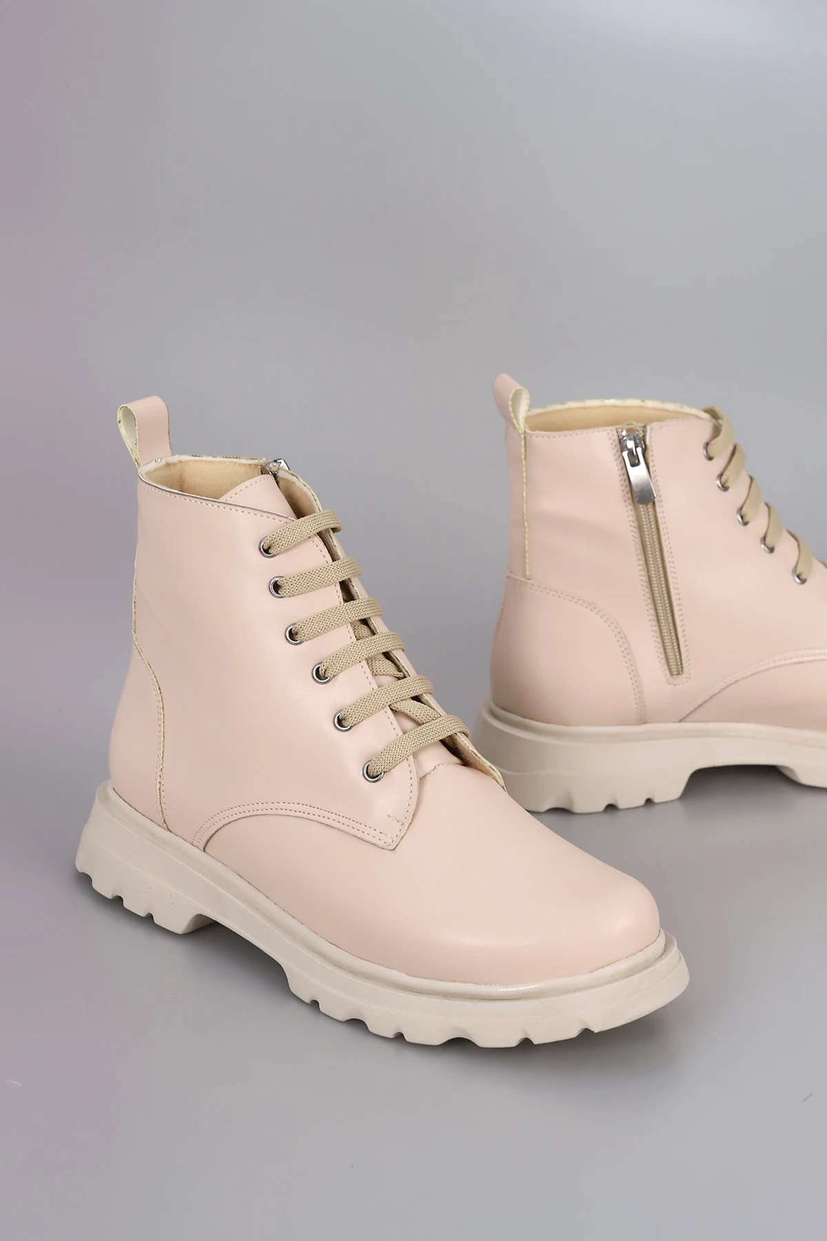 MONA Bağcıklı Klasik Bot