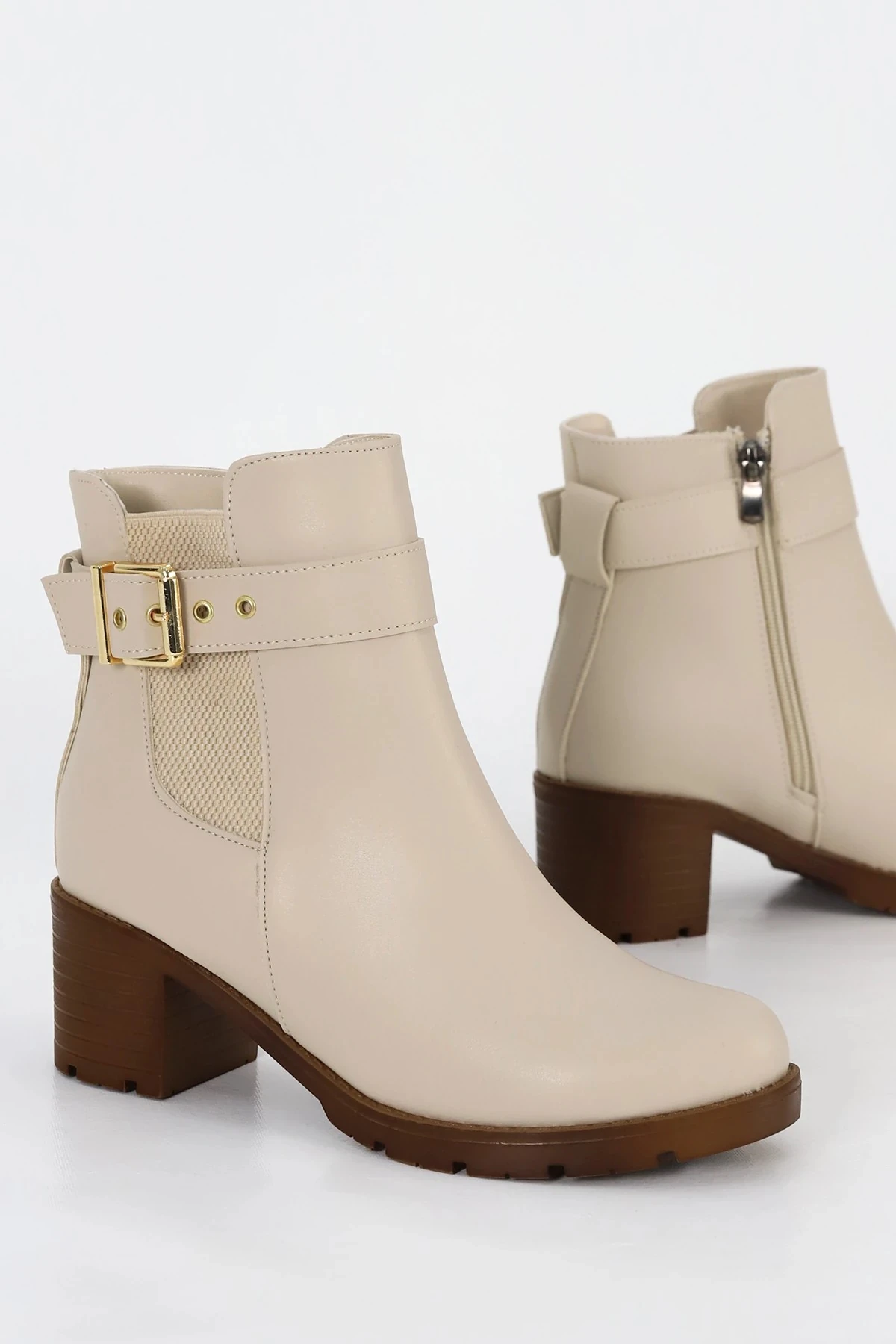 BLN 770 Kemer Toka Detaylı Orta Topuklu Yarım Bot