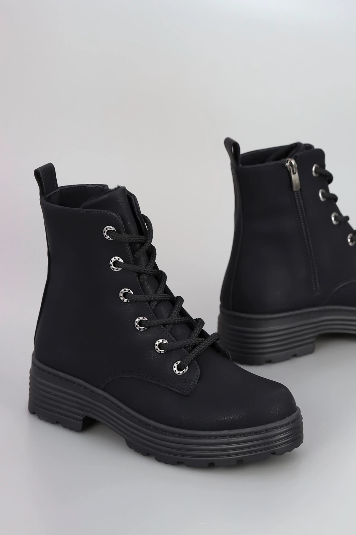 BLN S220 Bağcıklı Fermuarlı Bot