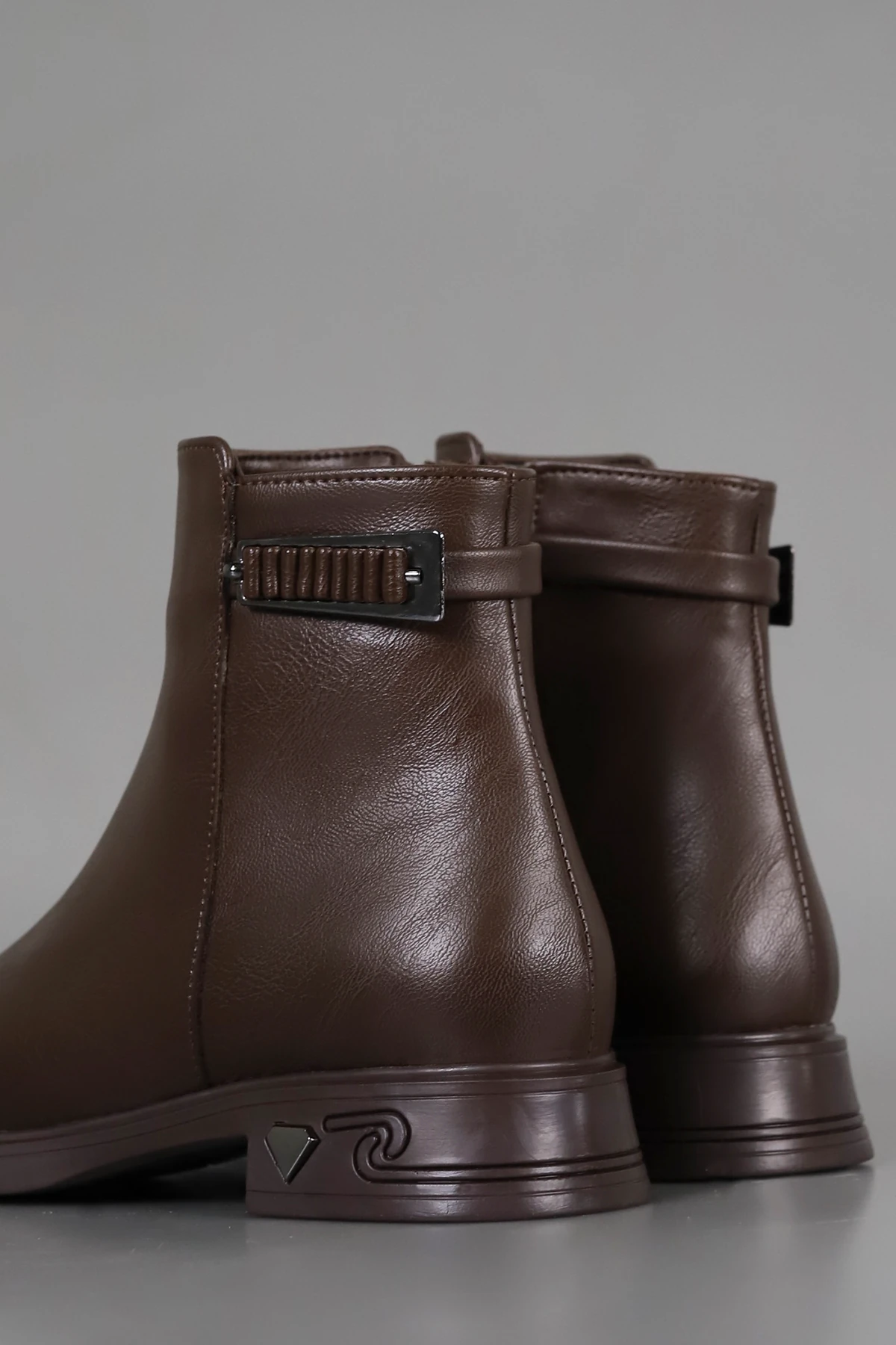 BLN SY302 Toka Detay Alçak Tabanlı Kısa Bot