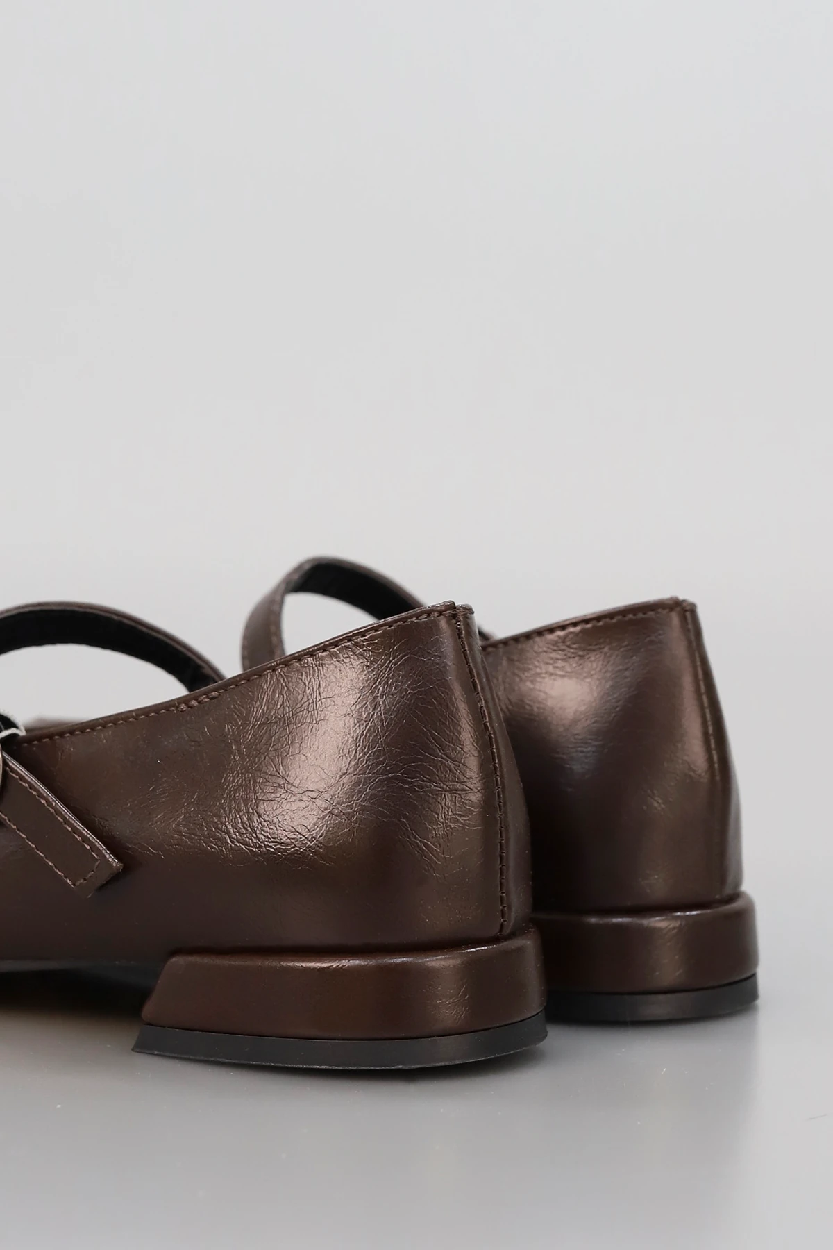 PİER 908 Alçak Topuklu Baretli Babet