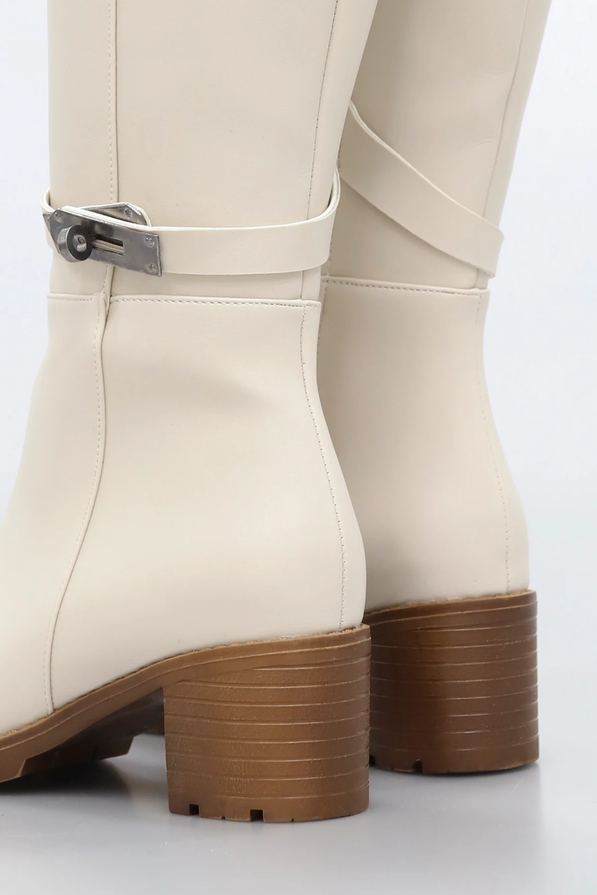 STR745 Toka Detaylı Çizme