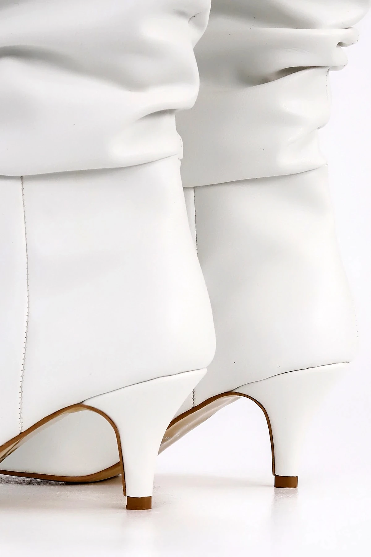 SLÇ 107 İnce Alçak Topuk Körüklü Çizme