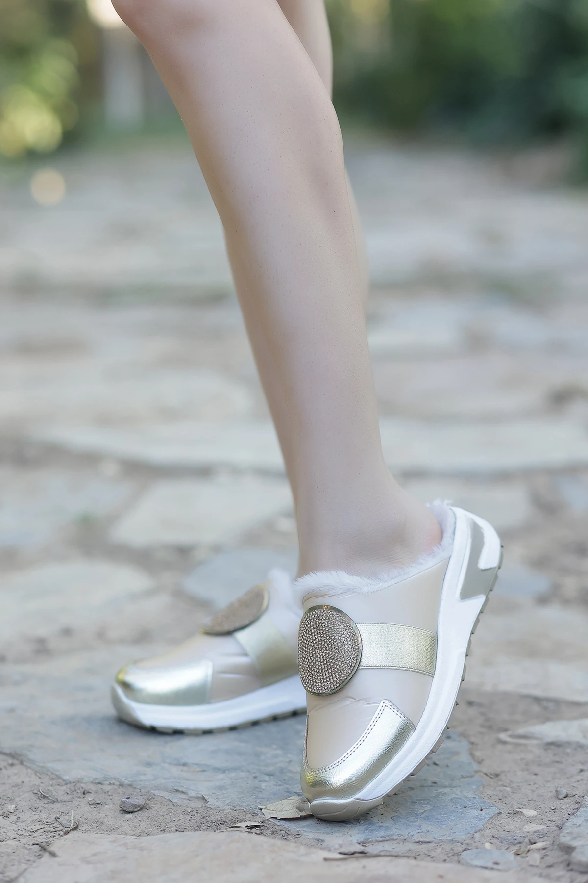 LJN 026 Taş Toka Detaylı Terlik