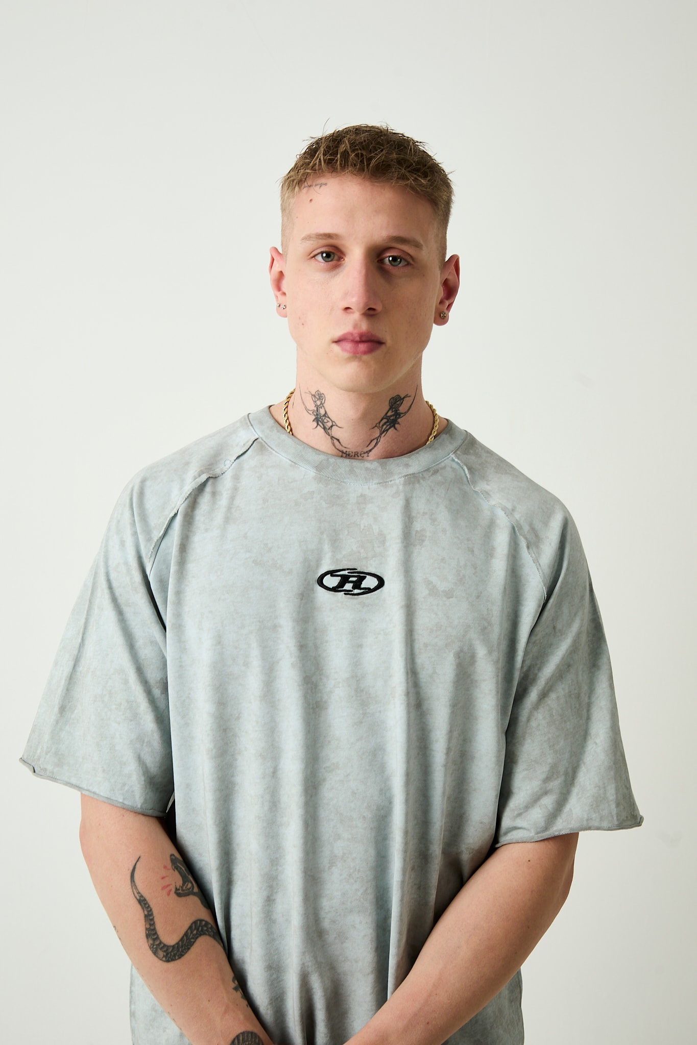 R LOGO YIKAMALI T-SHIRT - Ice Blue