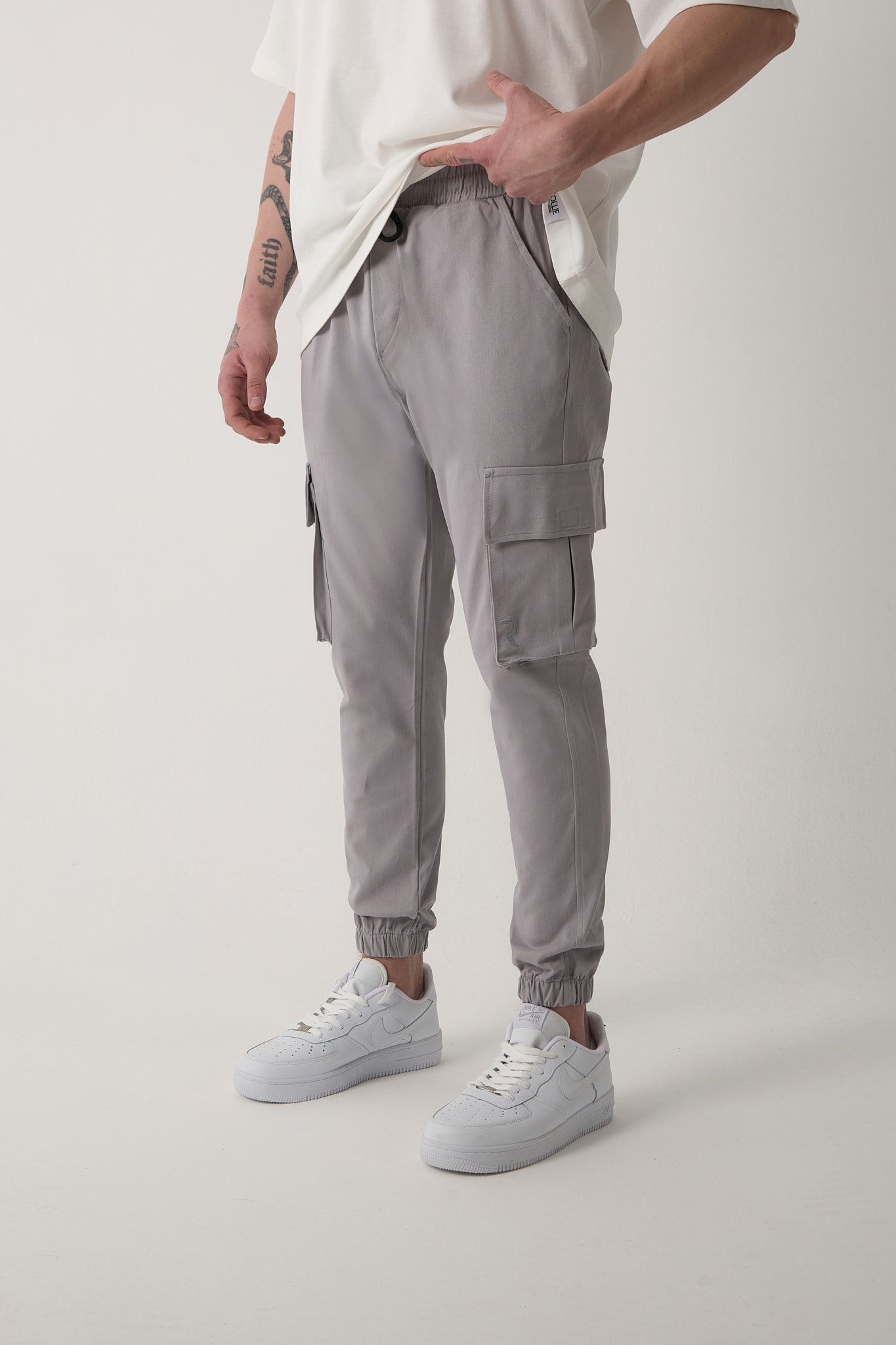 R NAKIŞLI GABARDİN PANTOLON - Gray