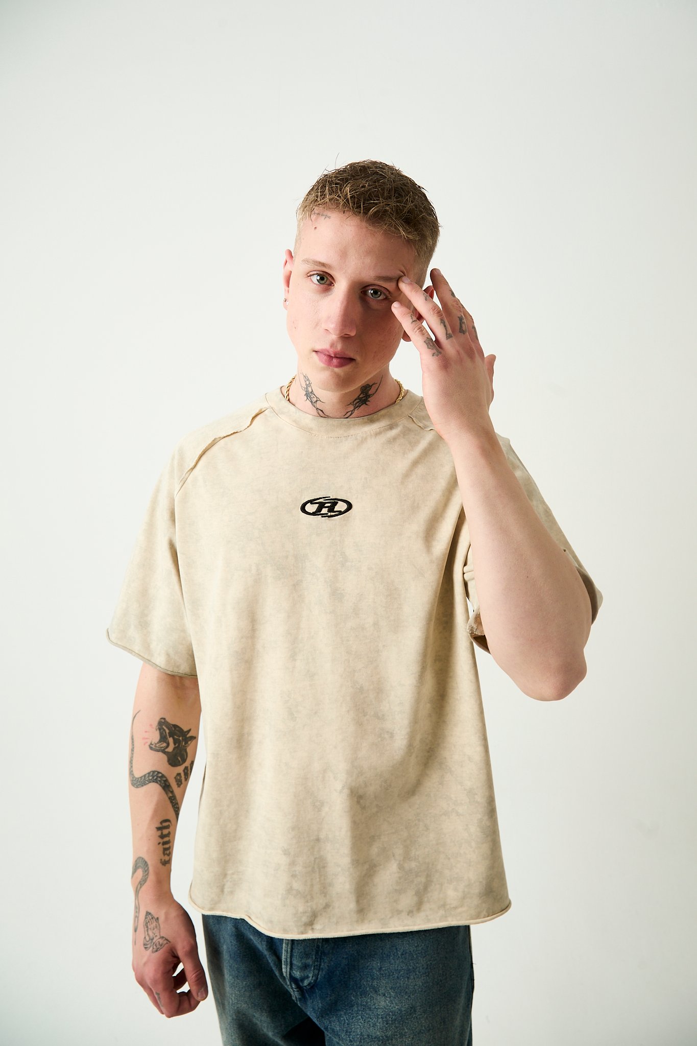 R LOGO YIKAMALI T-SHIRT