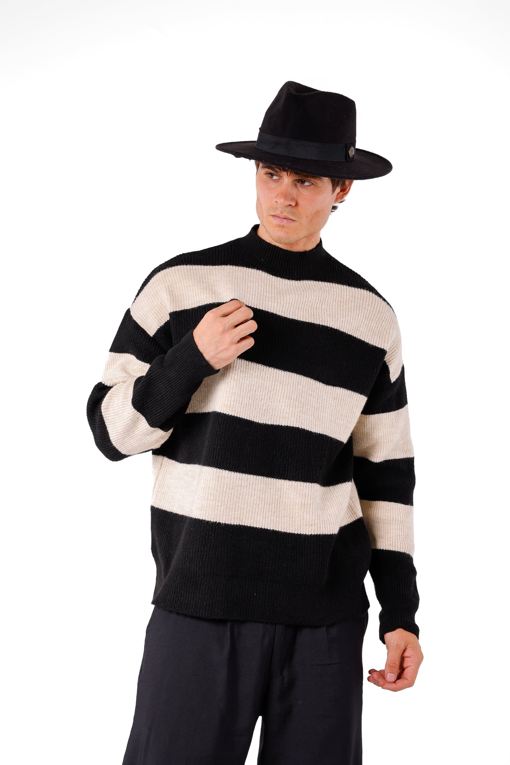YARIM BALIKÇI ÇİZGİLİ OVERSIZE KAZAK