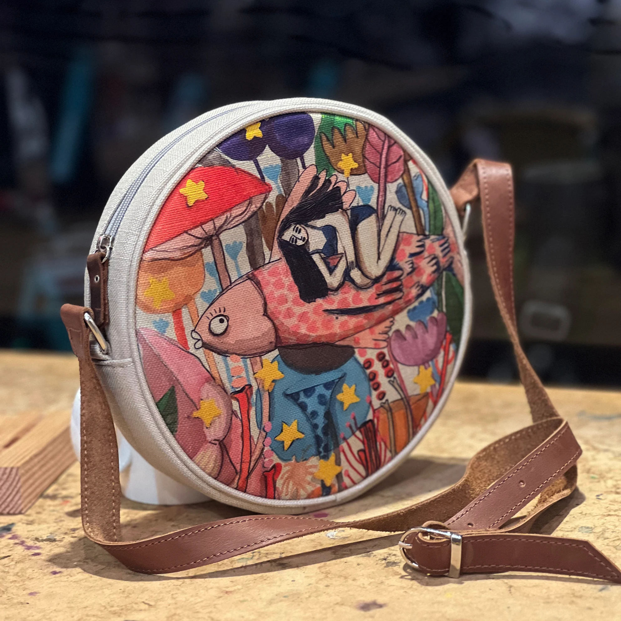 içimde başka dünyalar büyütüyorum round bag