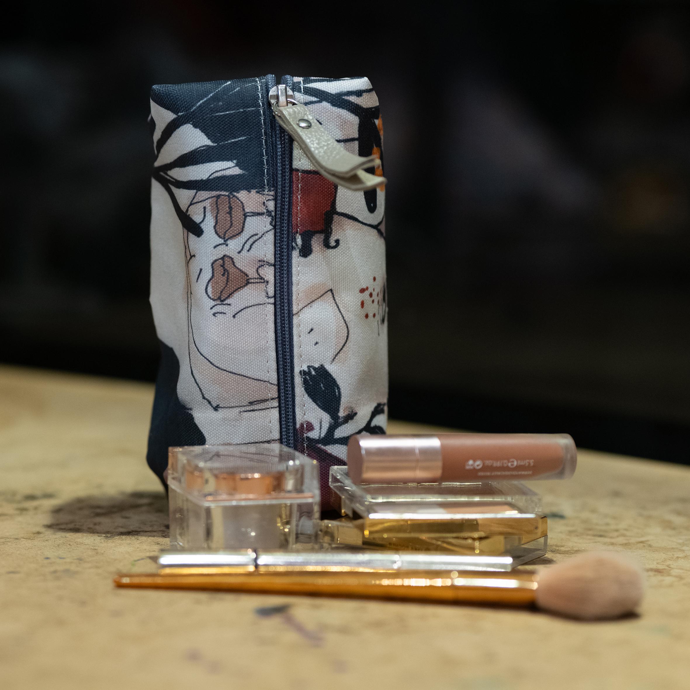 make-up bag13