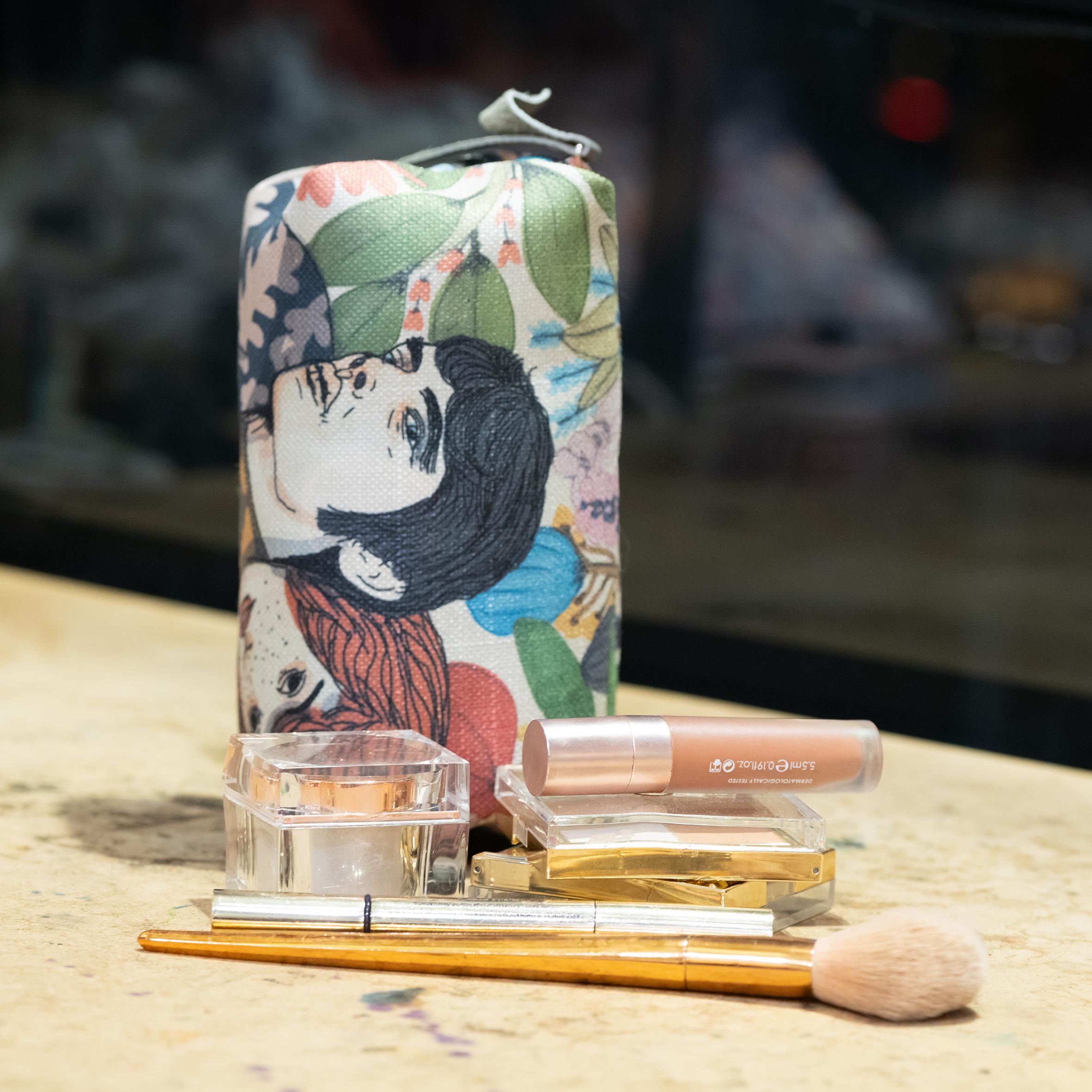 küçük şeyler yeter bana makeup case 