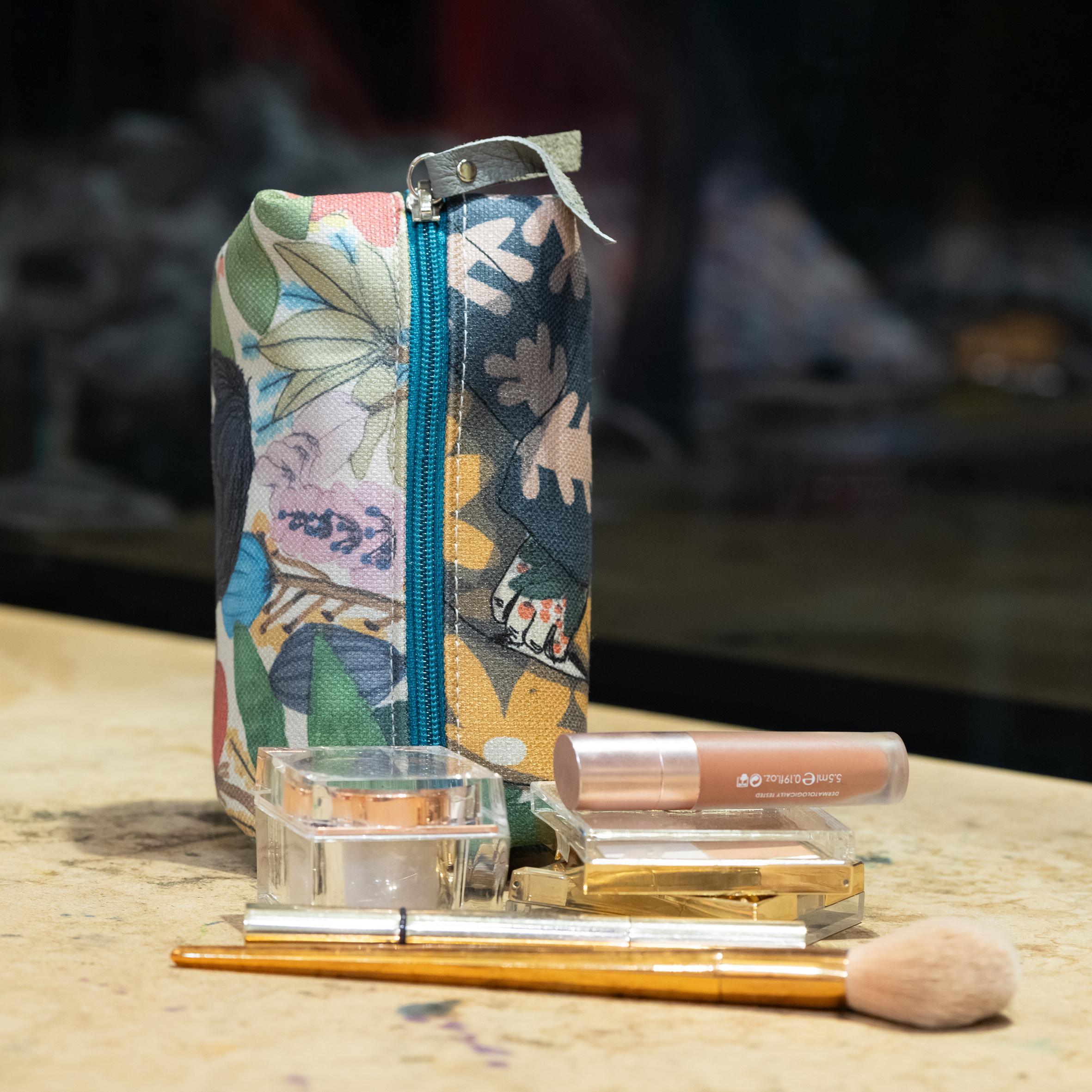 küçük şeyler yeter bana makeup case 