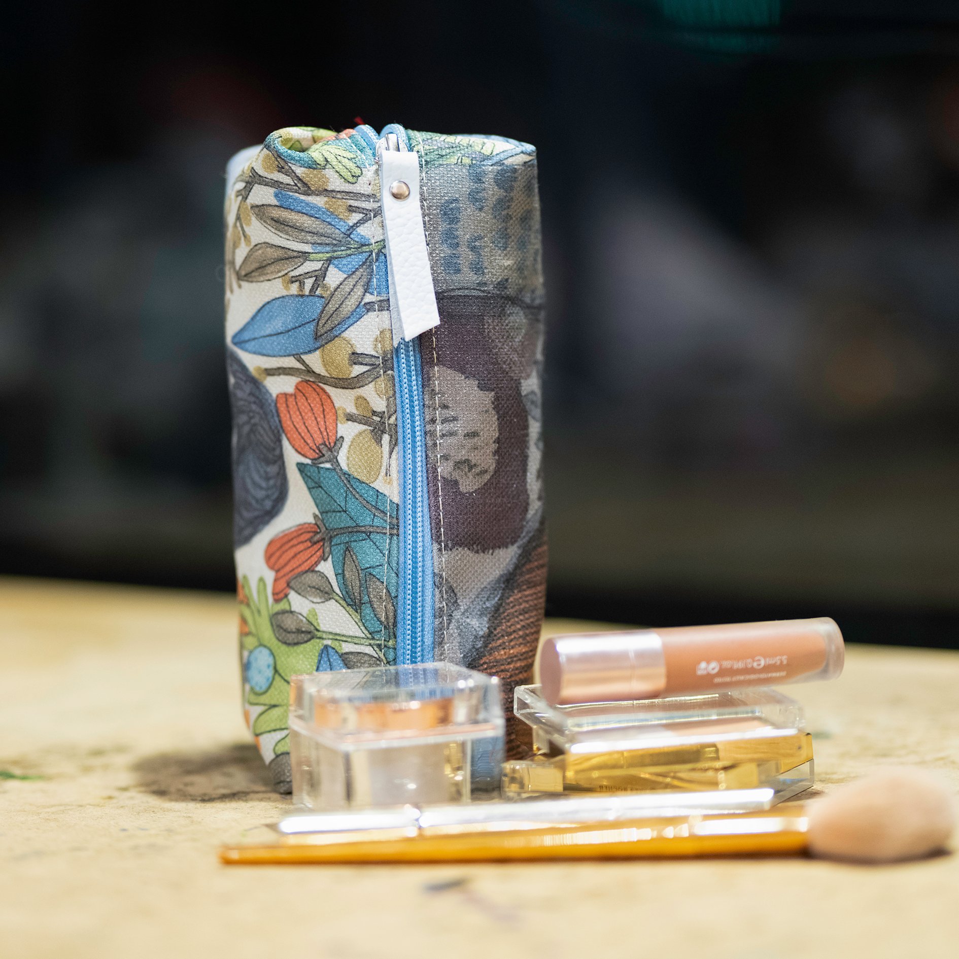 ay düşmüş gözlerine makeup case 
