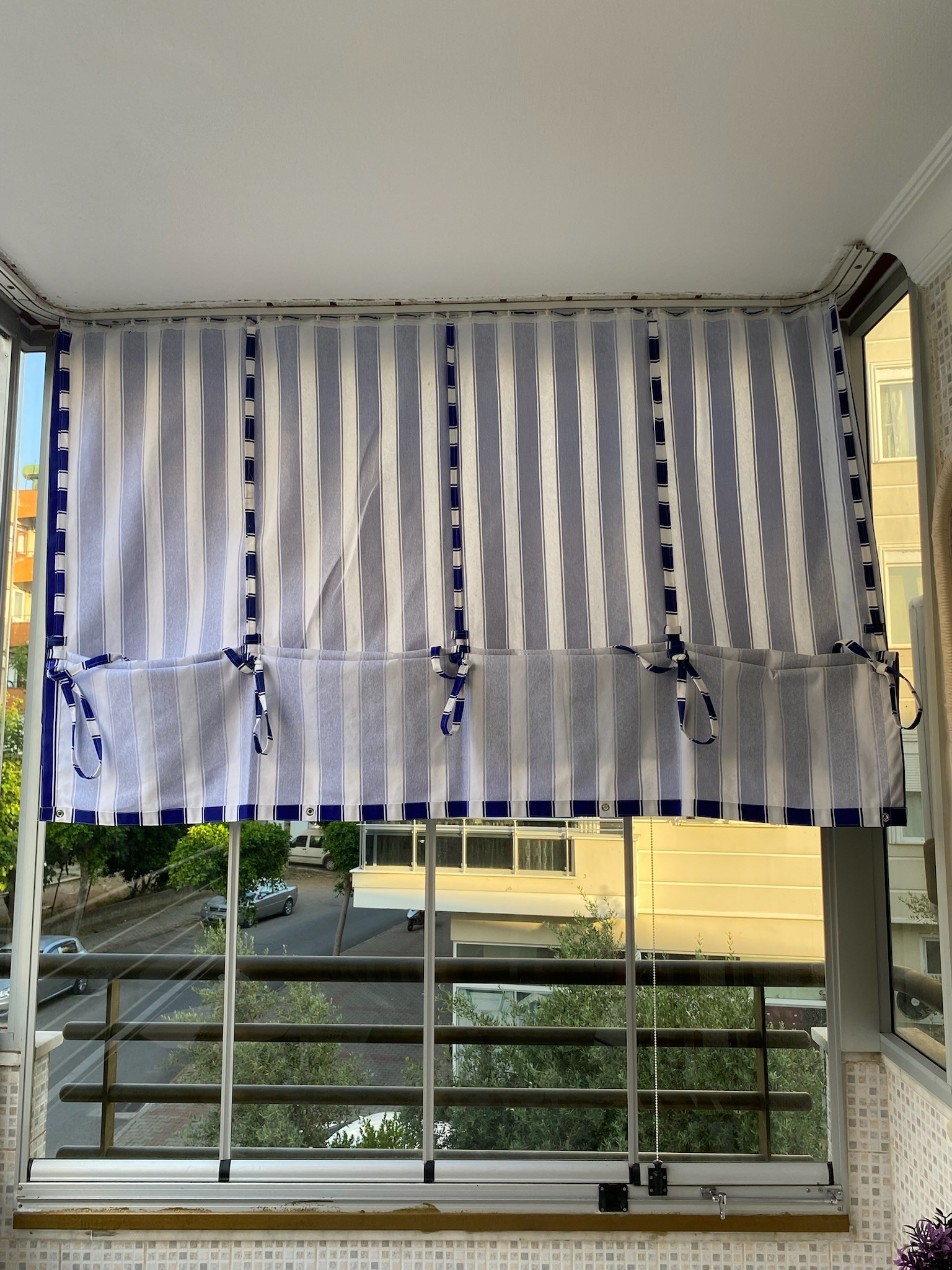 İple Çekişli Balkon Perdesi