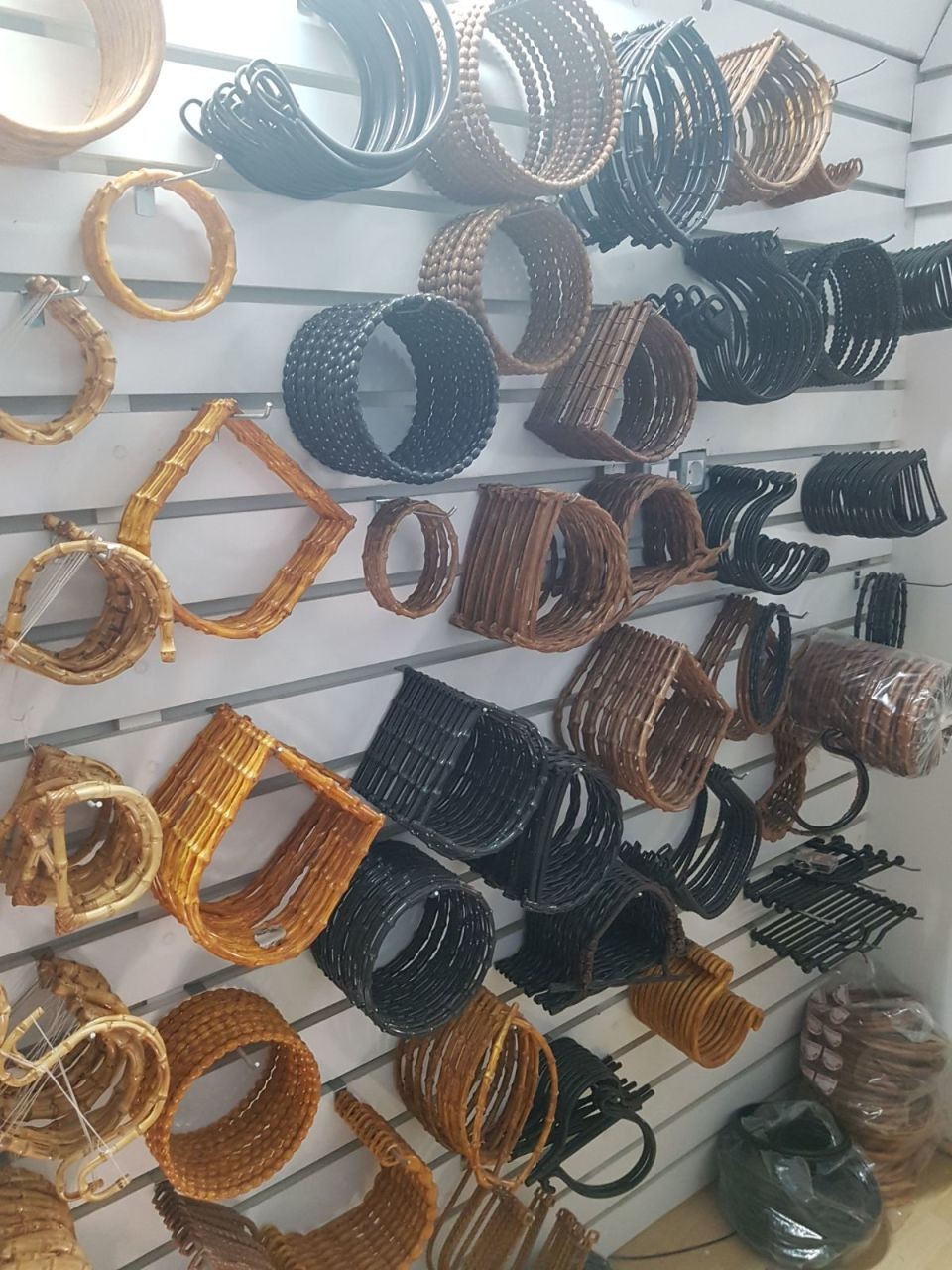 YİVLİ MODEL ÇANTA SAPI