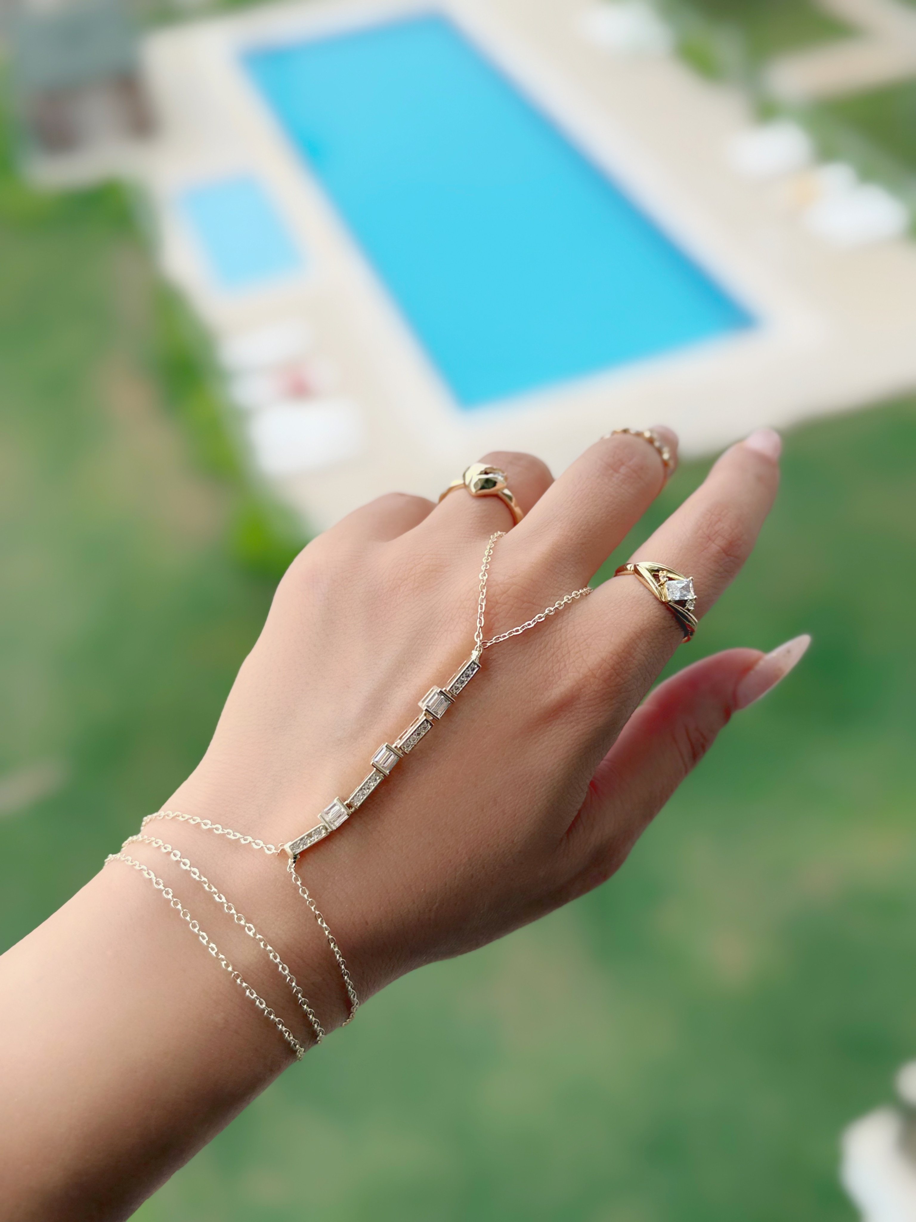 Zirkon Taşlı Gold Çelik Şahmeran
