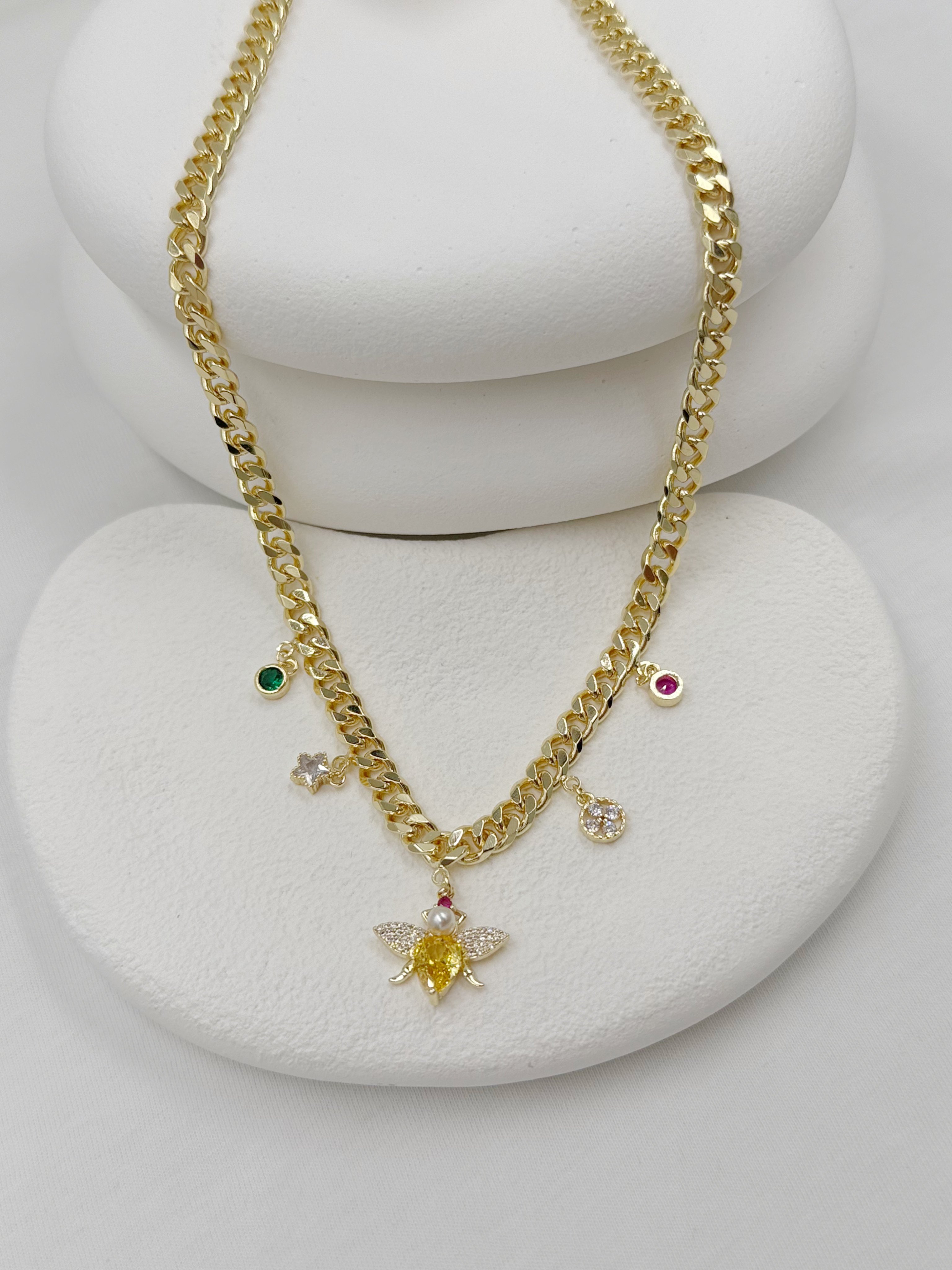 Renkli Charmlı Bal Arısı Detaylı 14K Altın Kaplama Kolye/40+5cm