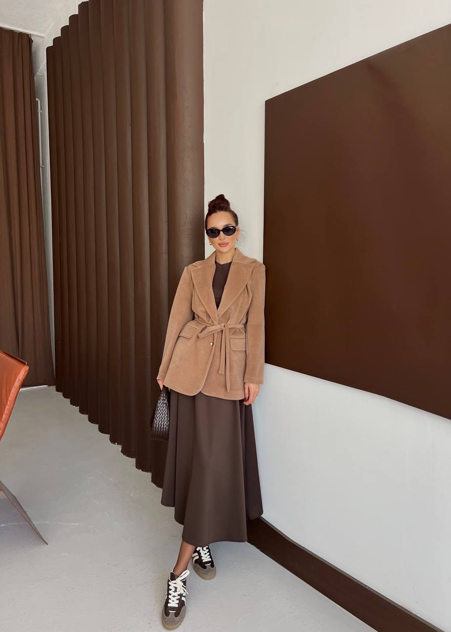 Sole Bağlamalı Bej Ceket