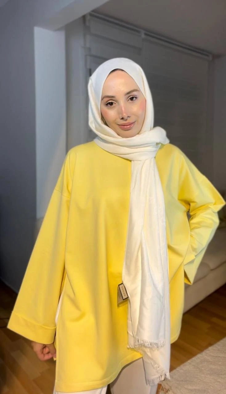 Seren Yırtmaçlı Sarı Tunik