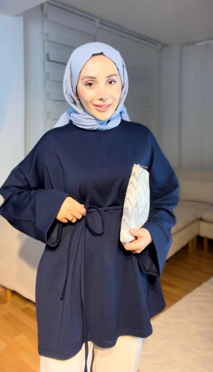 Seren Yırtmaçlı Lacivert Tunik