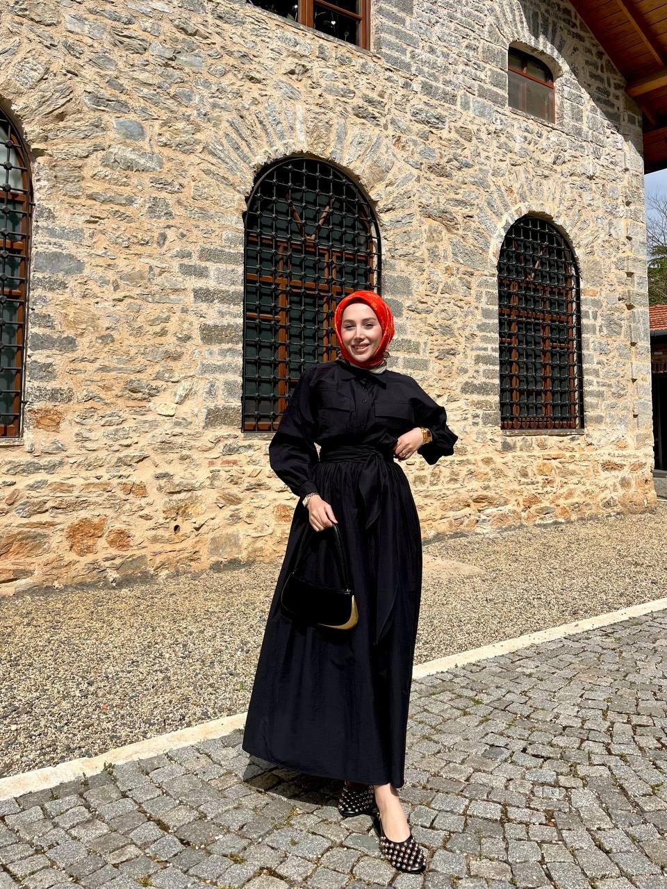 Siyah Etekli Takım