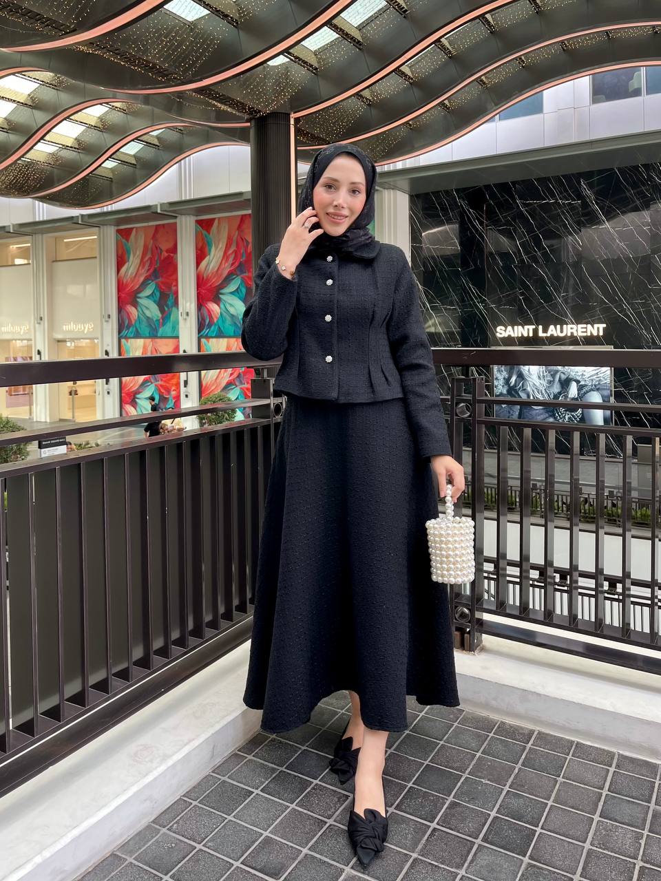 Armoni Kaşe Etekli Siyah Takım