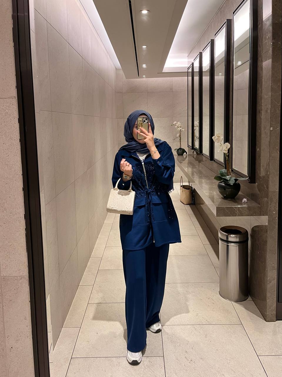 Payet Garni Detaylı Lacivert Takım