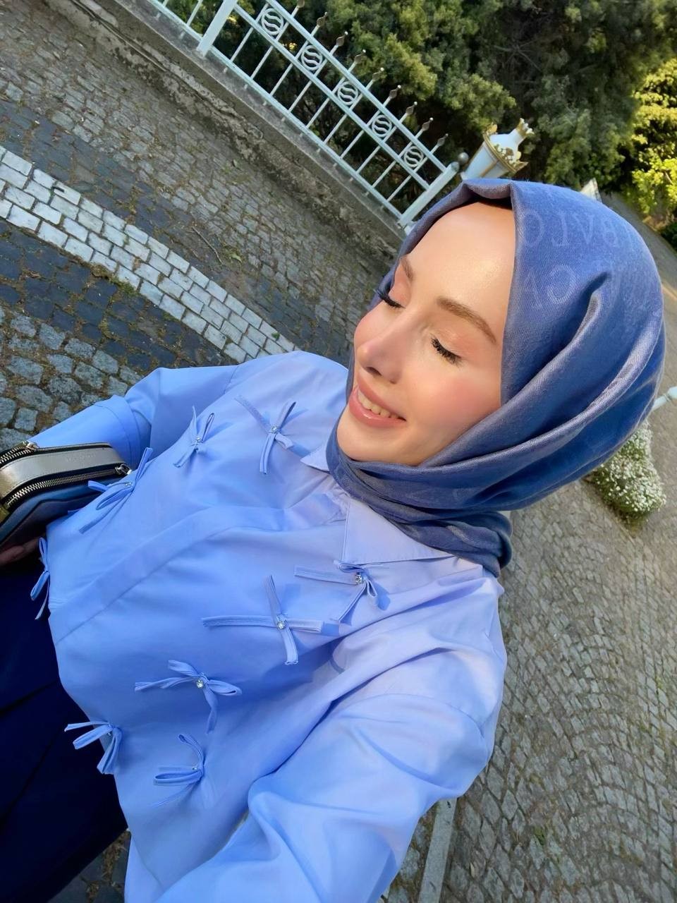 Süs Fiyonklu Crop Mavi Gömlek