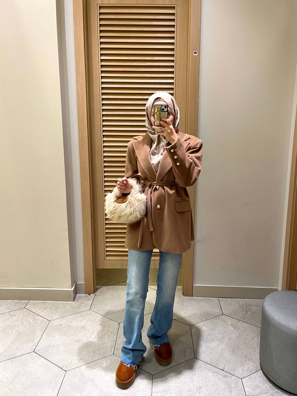 Sole Bağlamalı Bej Ceket