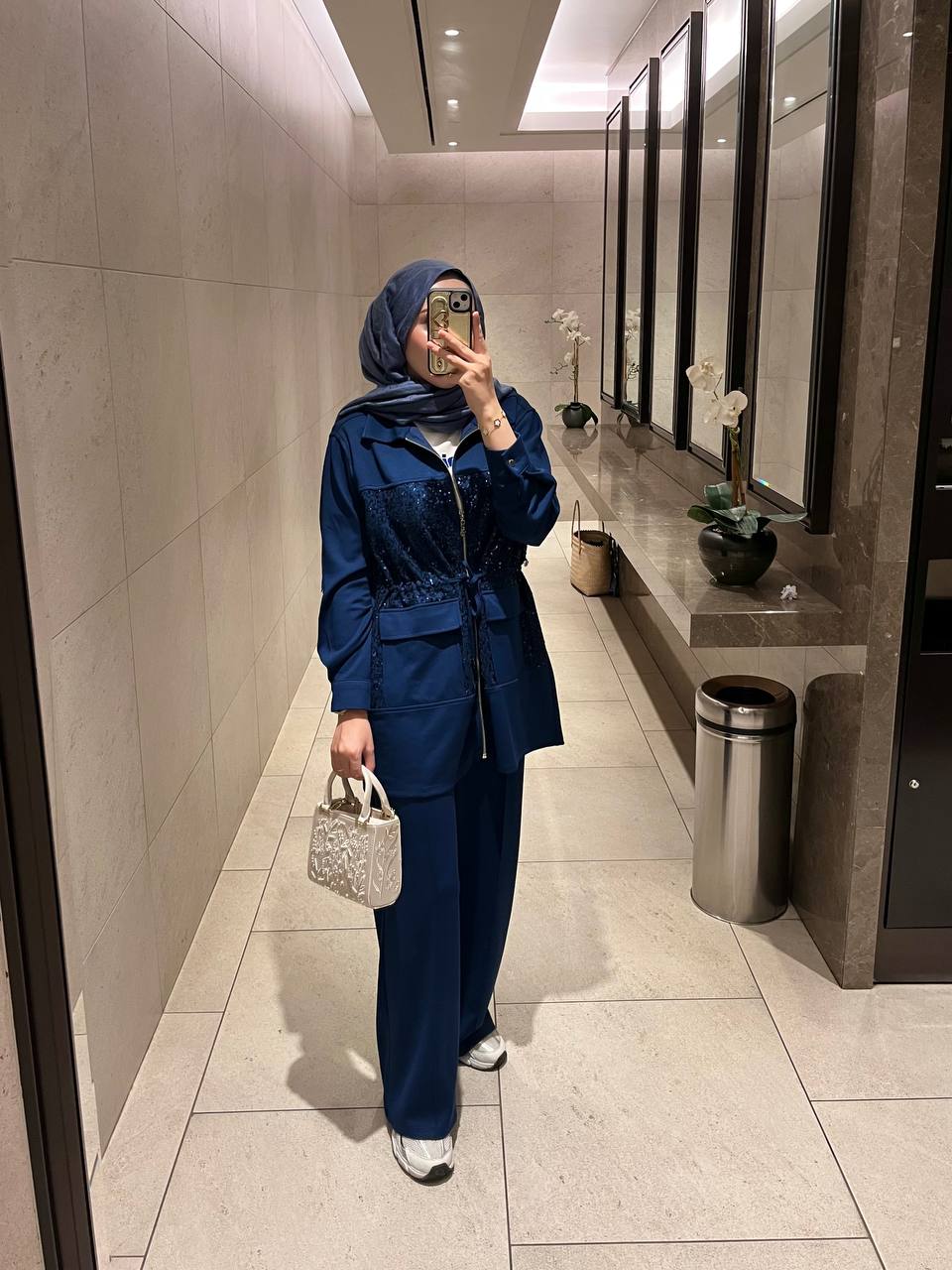 Payet Garni Detaylı Lacivert Takım