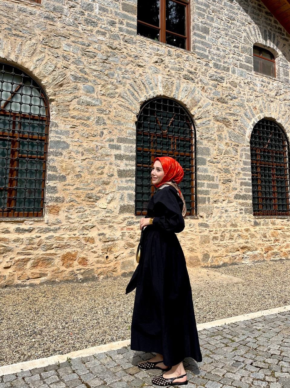 Siyah Etekli Takım