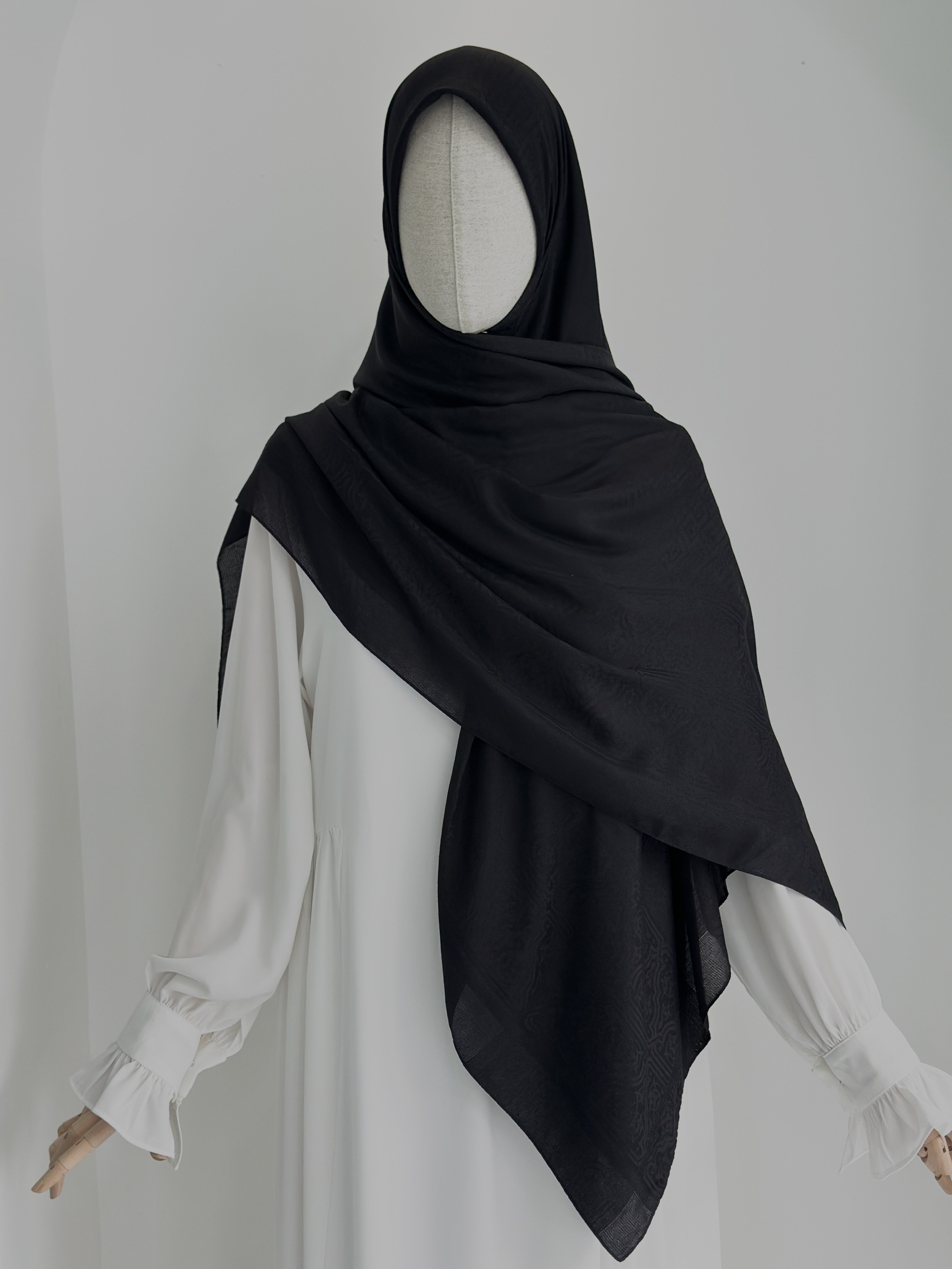 140x140 DESENLİ SİYAH EŞARP 