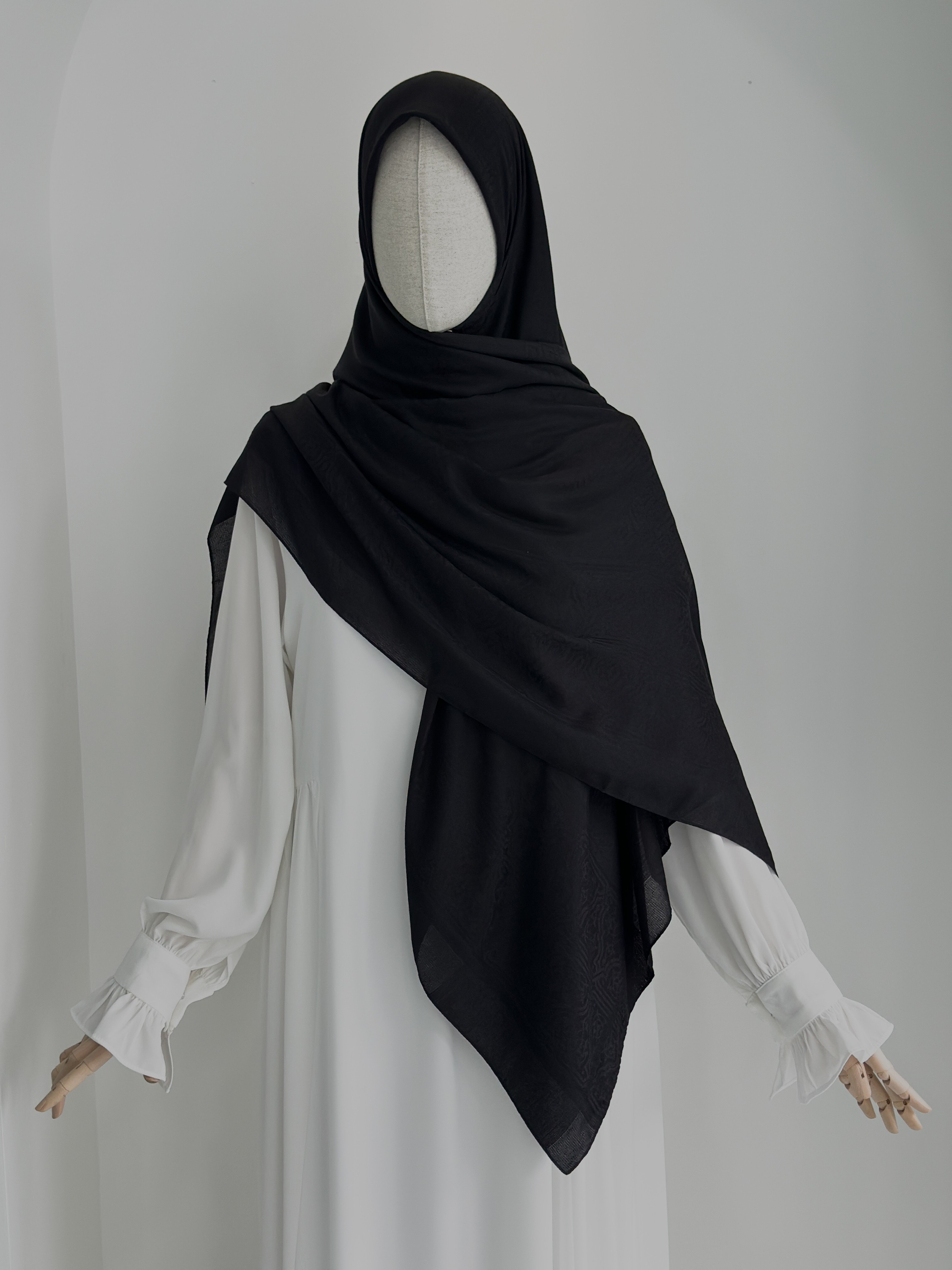 140x140 DESENLİ SİYAH EŞARP 