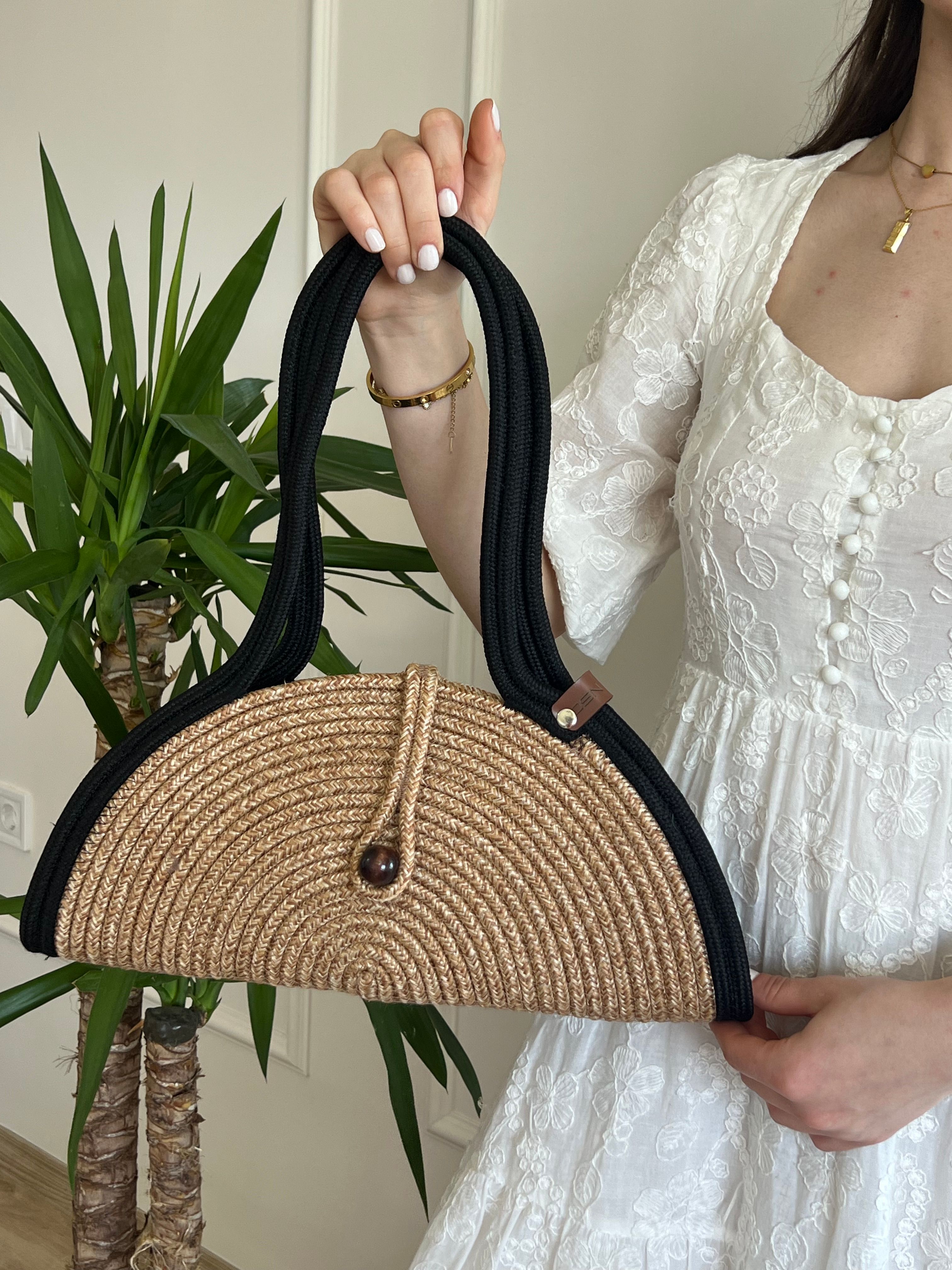Paper Düğmeli Handmade Hasır Omuz Çantası 