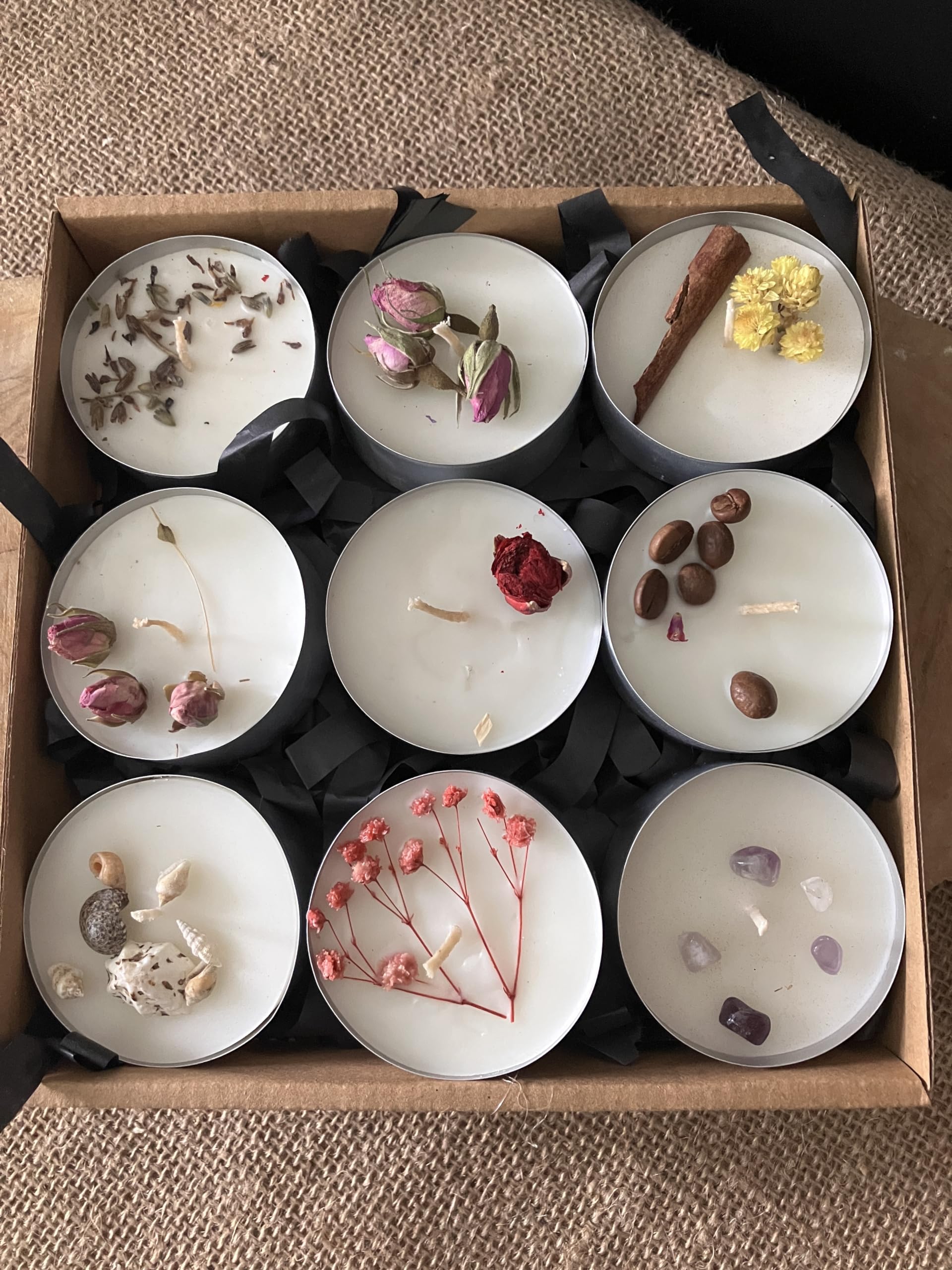 XL Boy Tealight Soya Mum – 9’lu Bundle (36 Normal Tealight Eşdeğer) – Tarçın, Mandalina, Sandal Ağacı Kokulu – 14 Saat Yanma Süresi – Doğal & El Yapımı Kokulu Mum