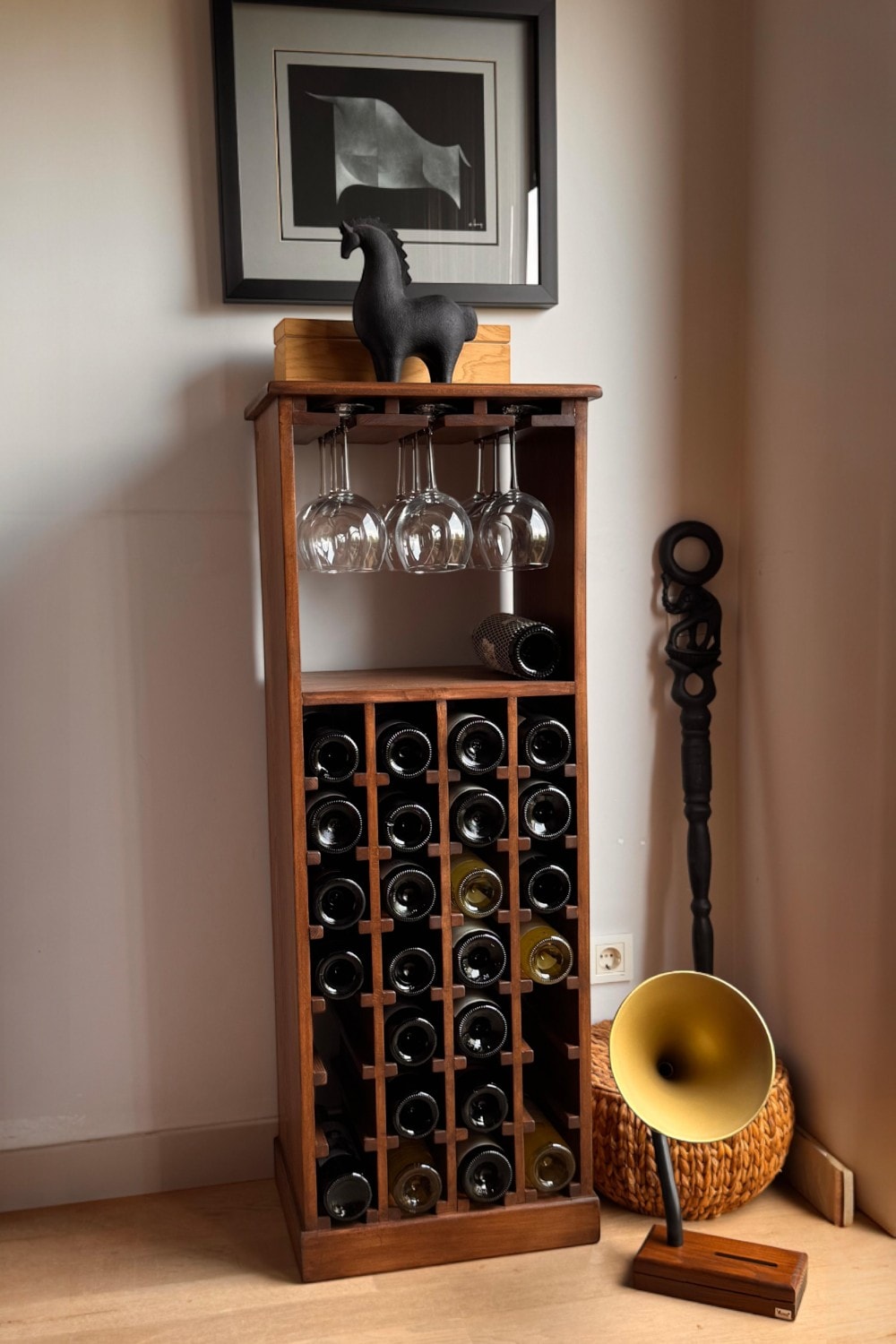 Janissa Masif Ahşap Şarap Standı