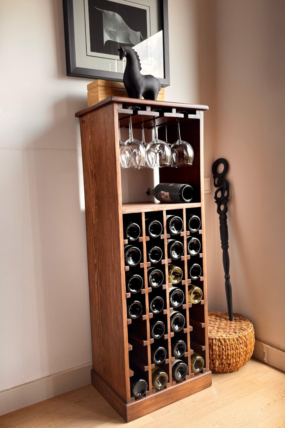 Janissa Masif Ahşap Şarap Standı