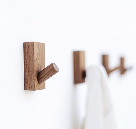 Zeng Wooden Wall Hanger