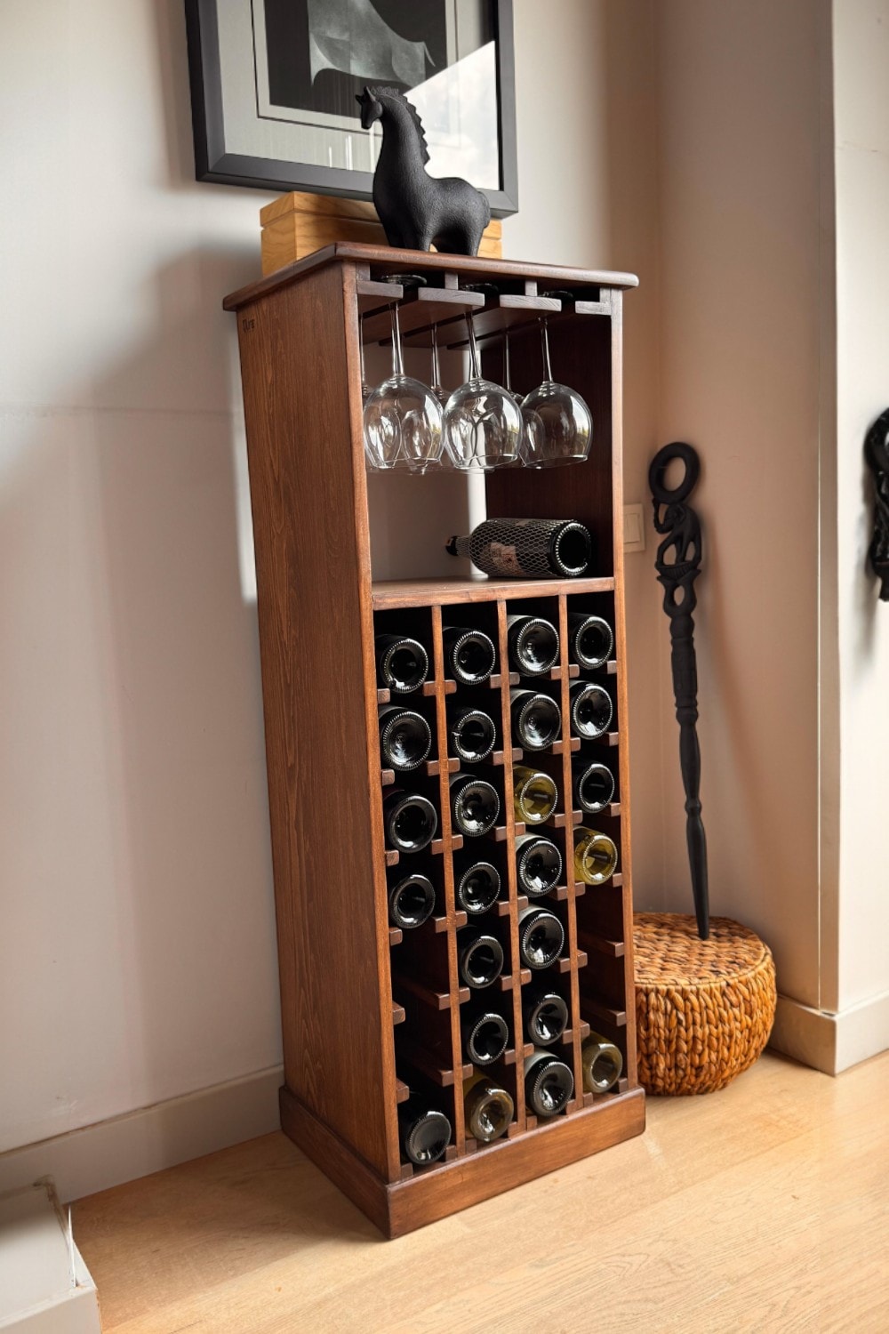 Janissa Masif Ahşap Şarap Standı