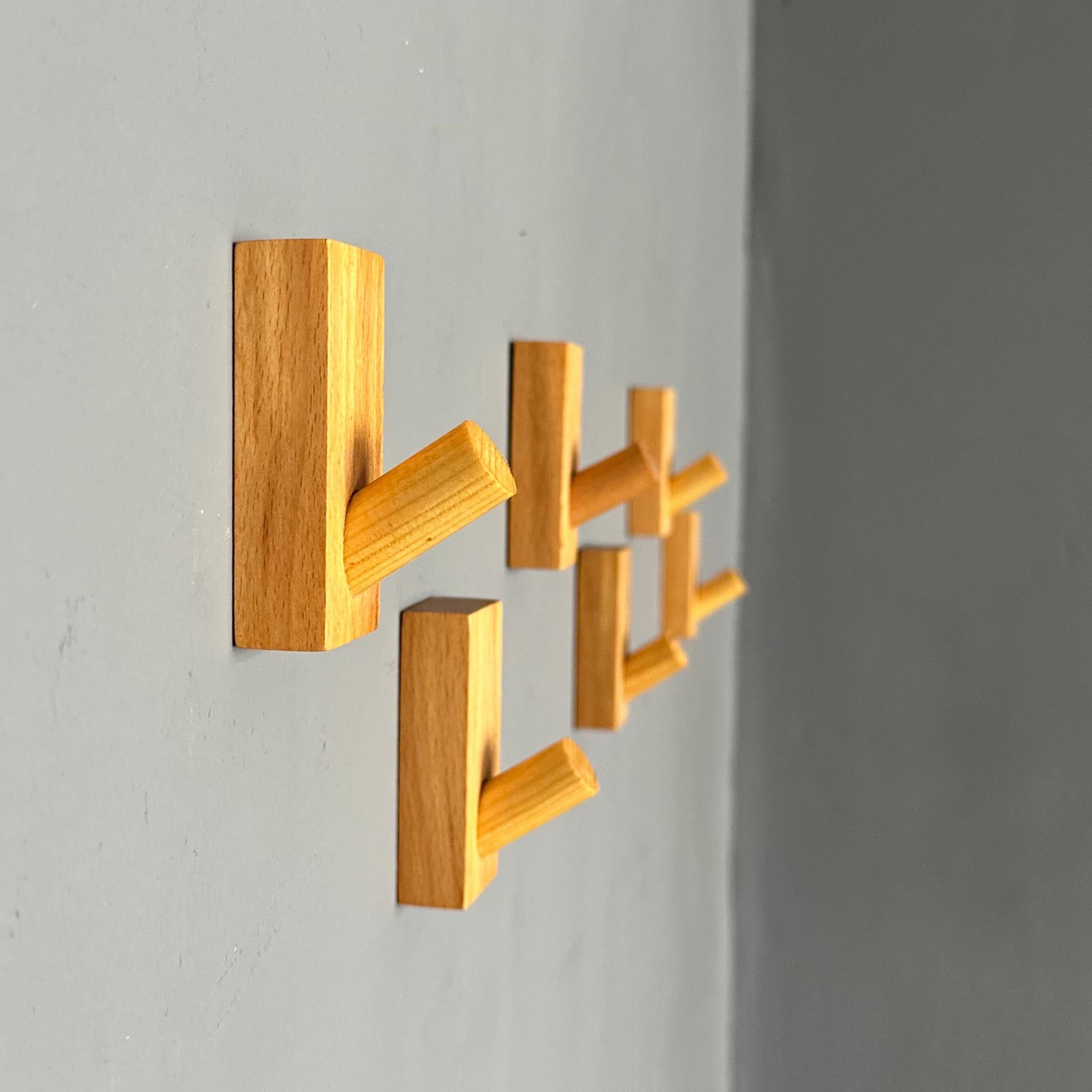 Zeng Wooden Wall Hanger