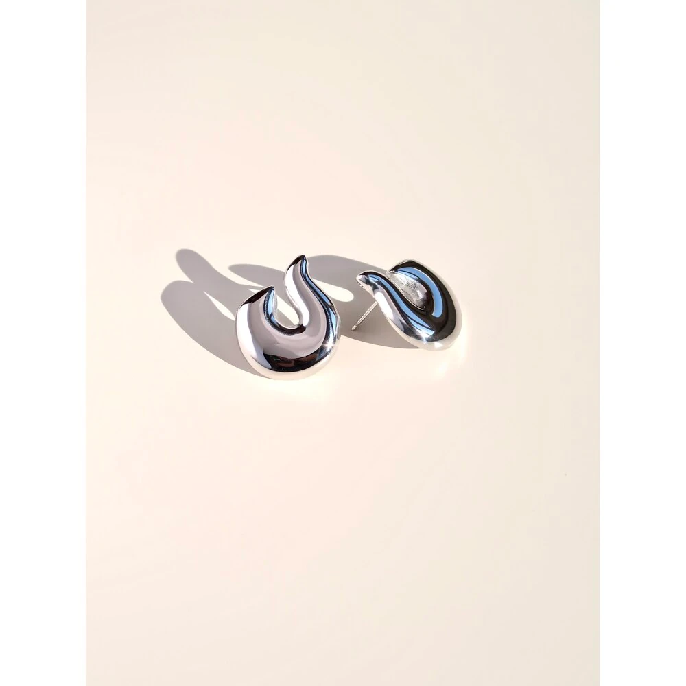 Kuğu Figür Cerrahi Çelik Küpe