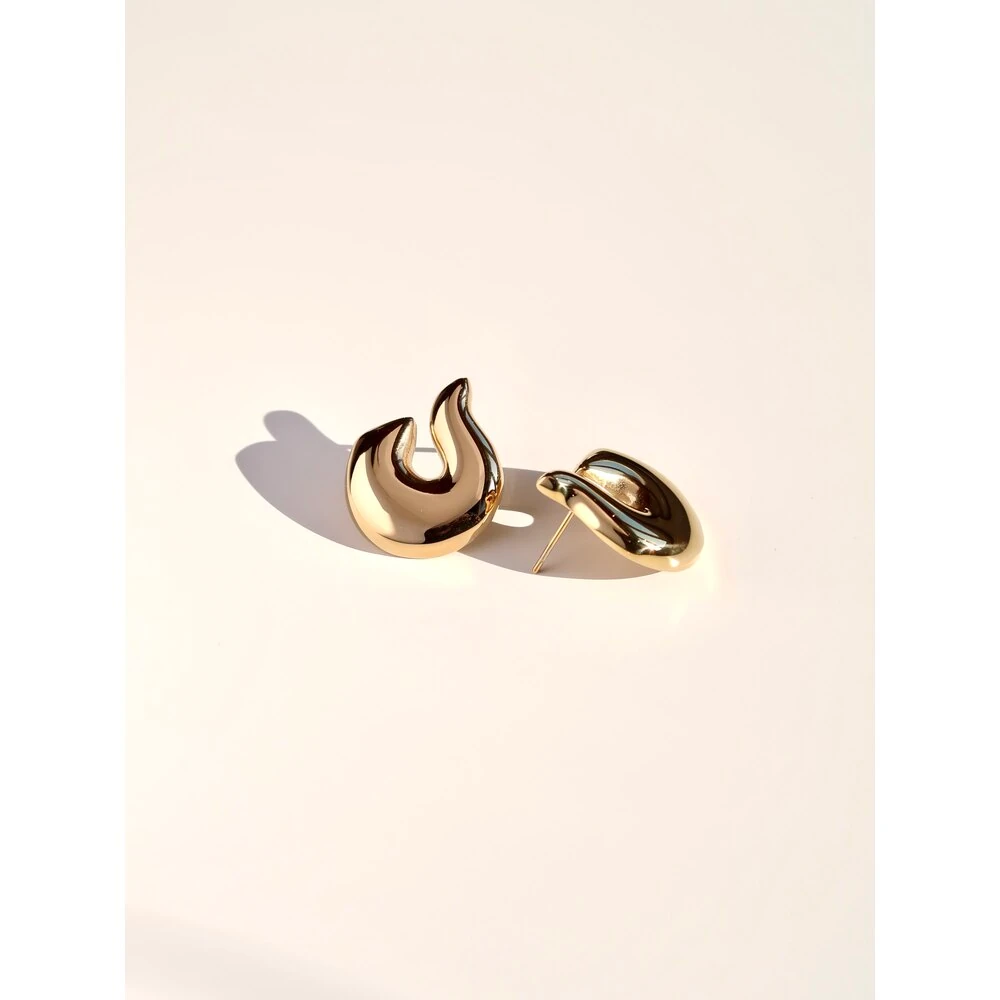 Kuğu Figür Cerrahi Çelik Küpe