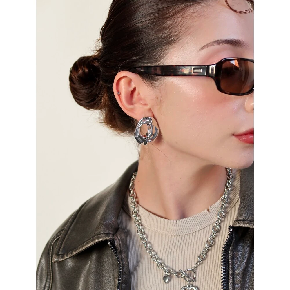 Hole Crumpled Oval Çelik Küpe