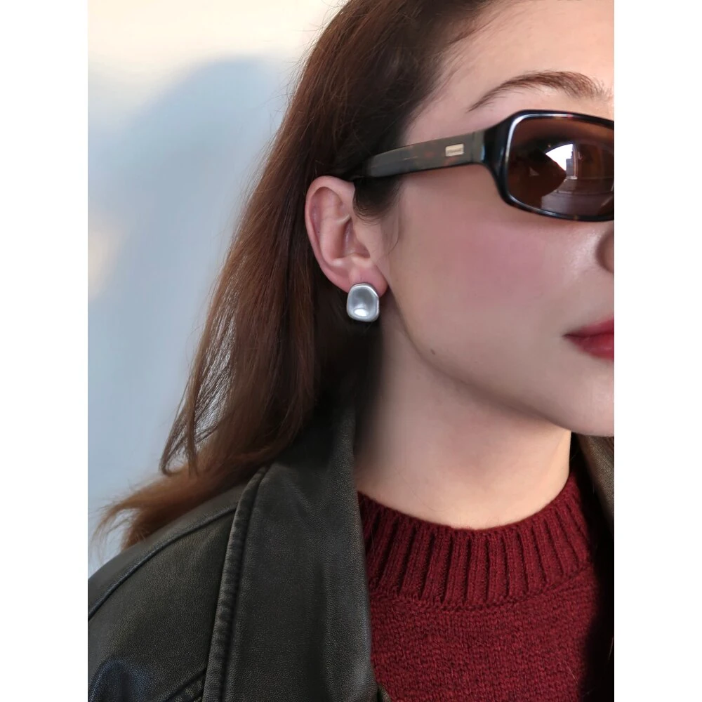 Mat Görünüm Cerrahi Çelik Çivi Küpe